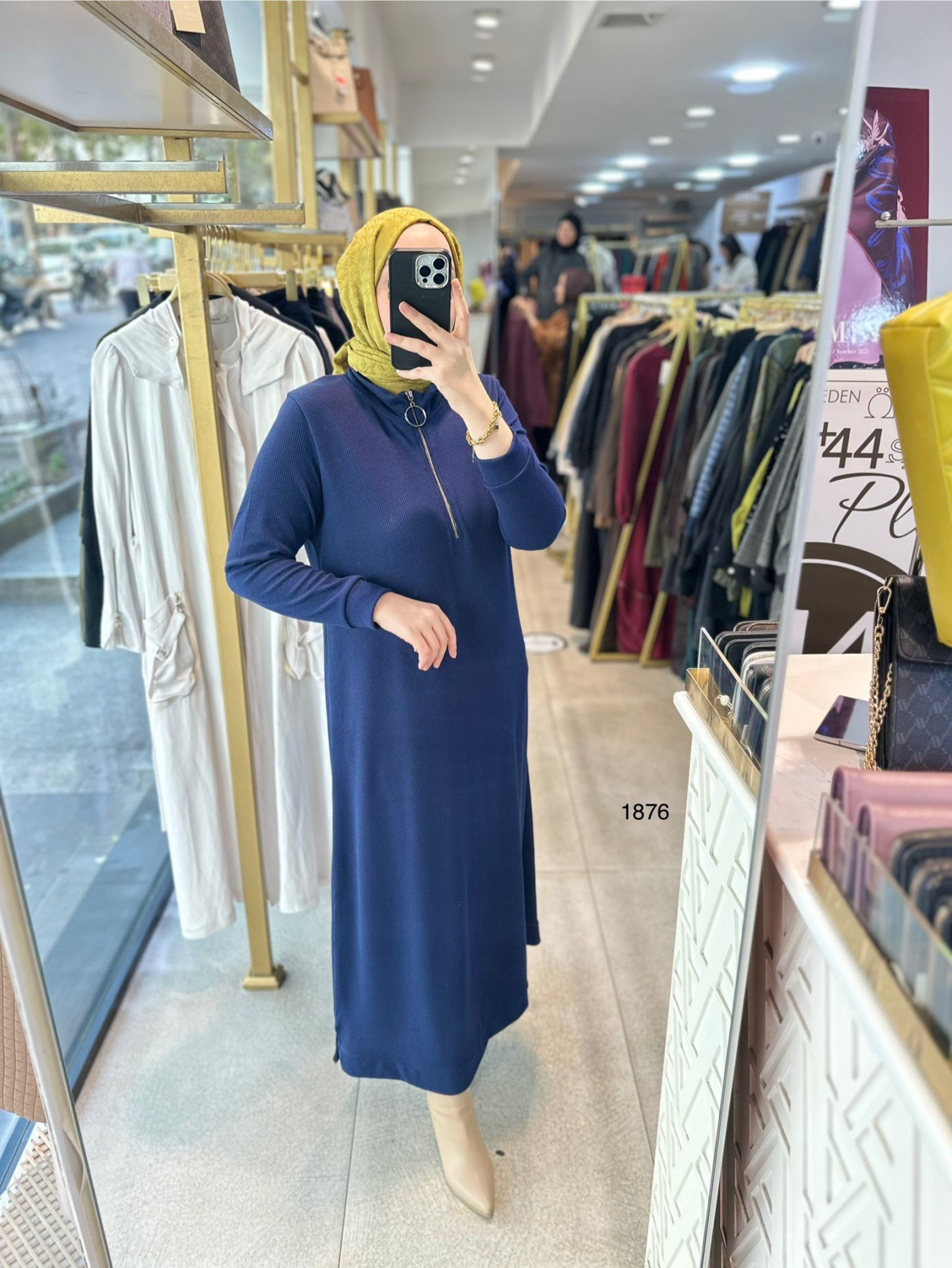 1876 Ön Fermuarlı Elbise