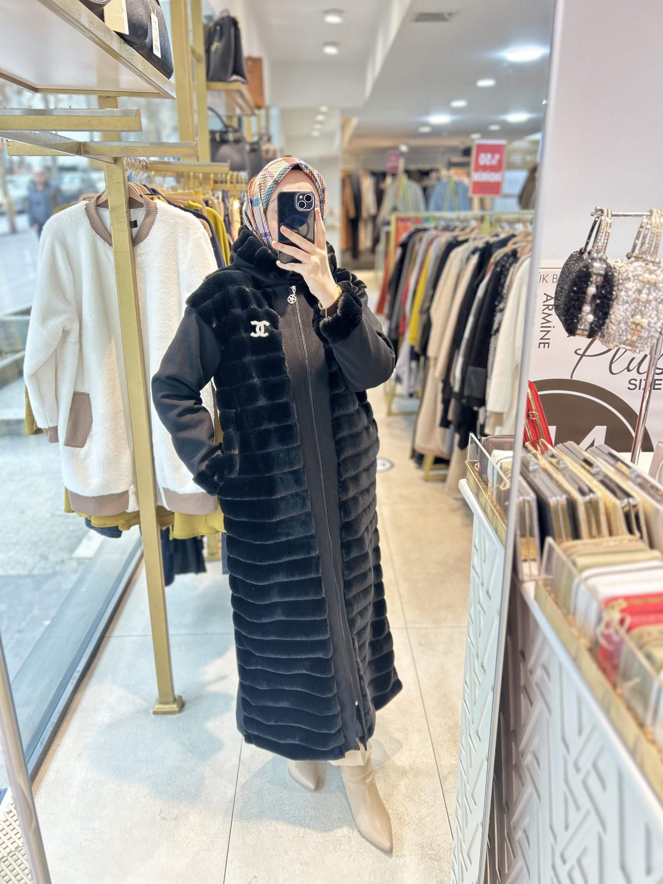 6514 Chanel Broşlu Angora Kaban - Görsel 1