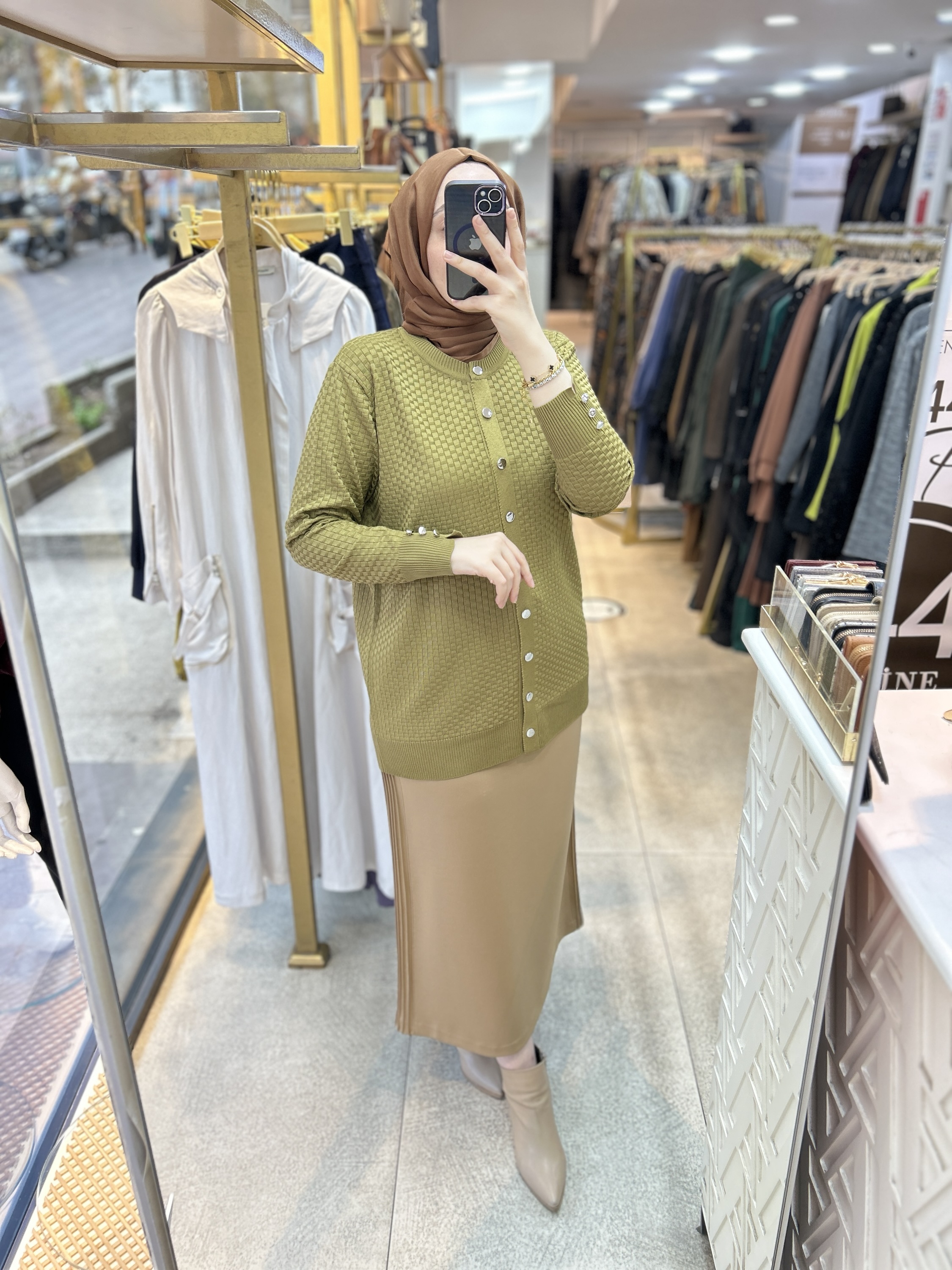 1705 KENDİSİNDEN DESENLİ TRİKO HIRKA - Görsel 36