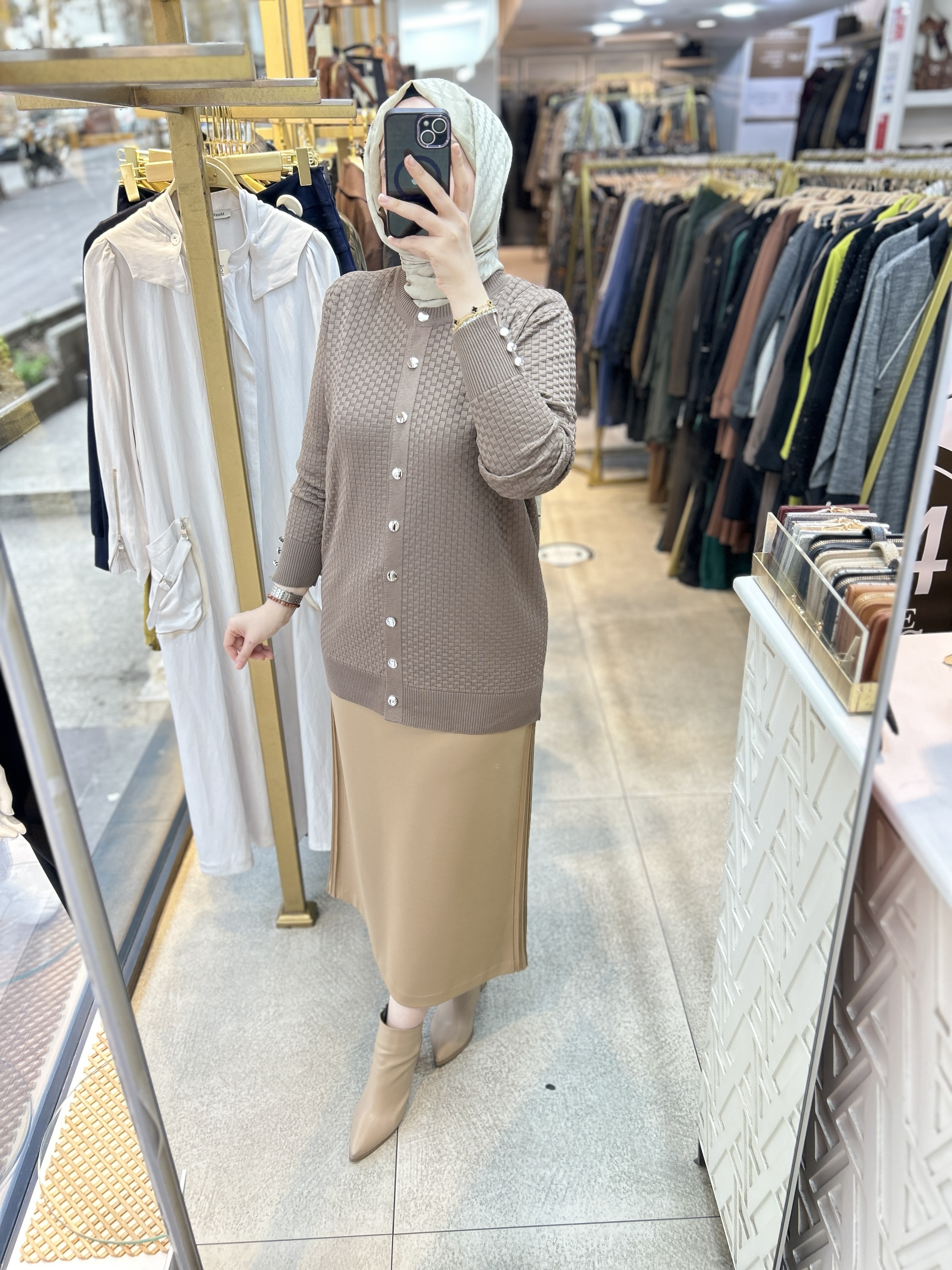 1705 KENDİSİNDEN DESENLİ TRİKO HIRKA - Görsel 9