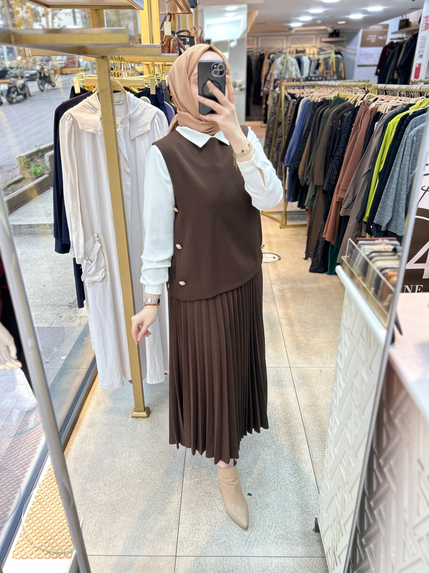 25K6007 BELLİ PİLİSELİ ETEKLİ TAKIM