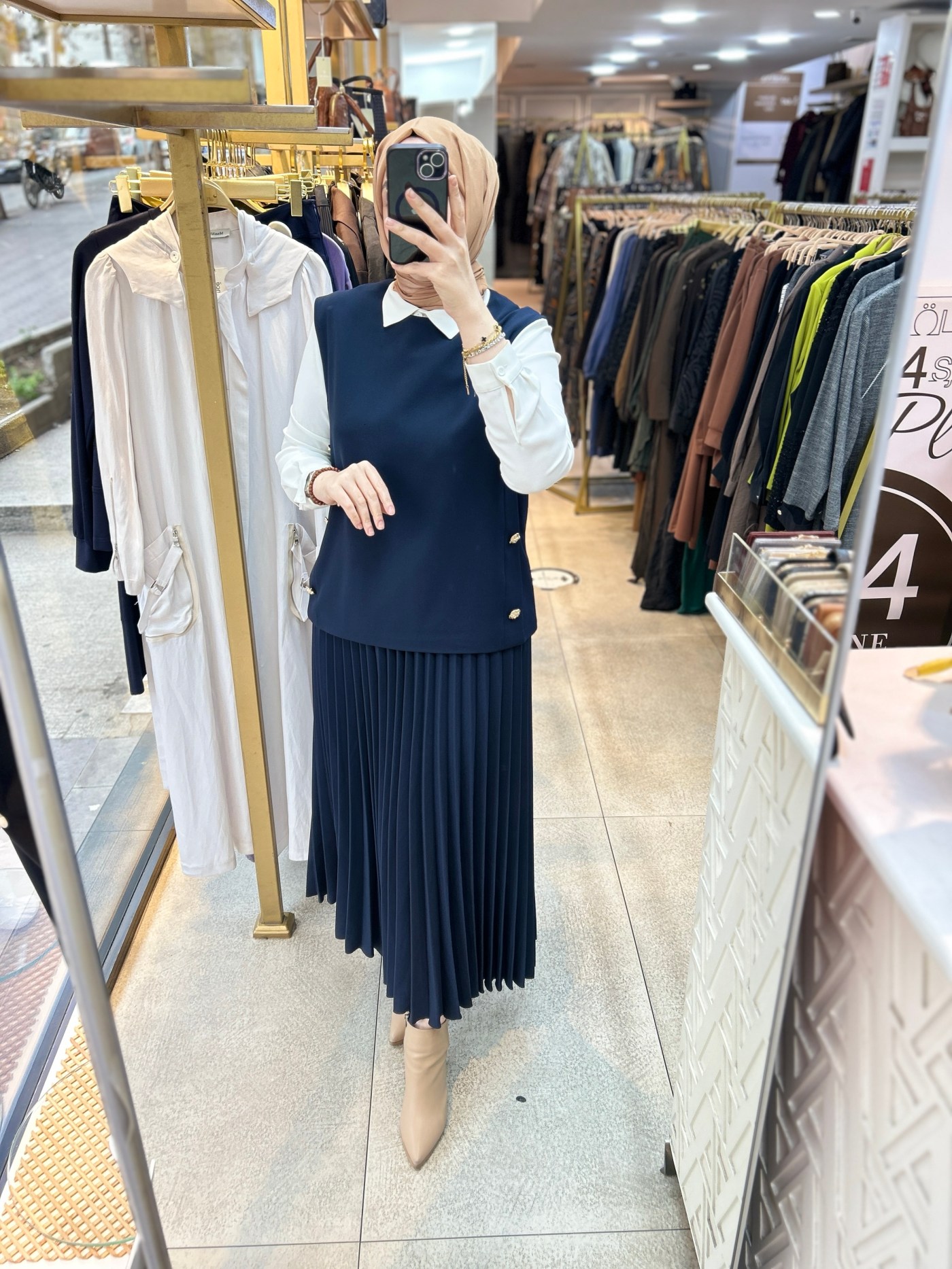 25K6007 BELLİ PİLİSELİ ETEKLİ TAKIM