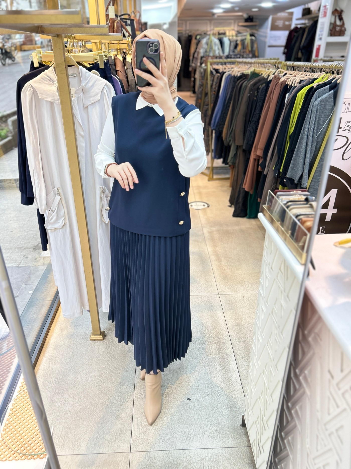 25K6007 BELLİ PİLİSELİ ETEKLİ TAKIM