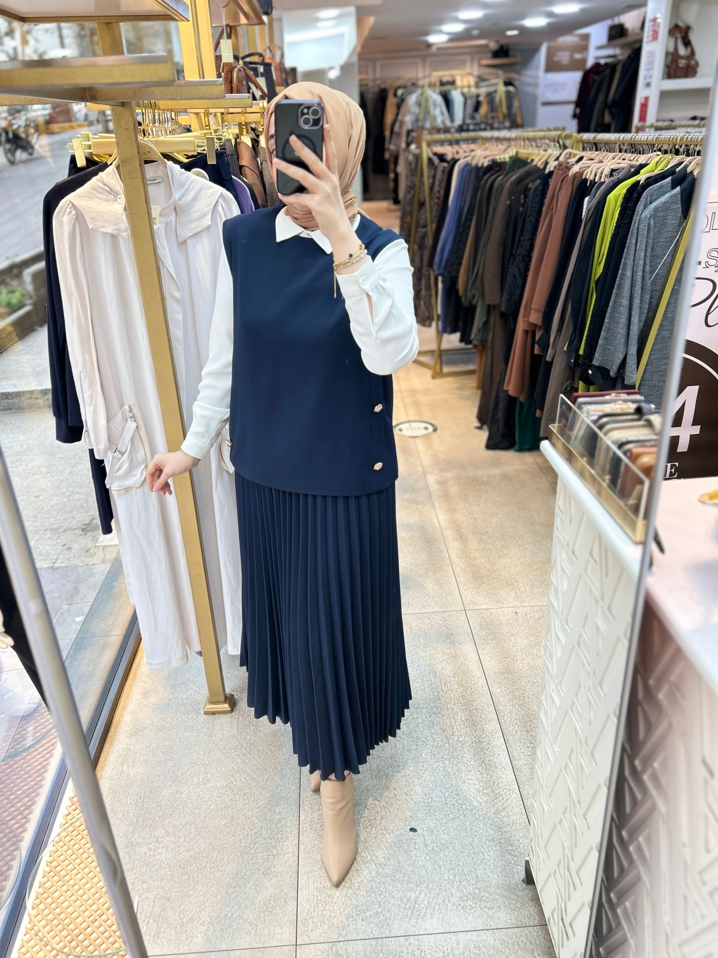 25K6007 BELLİ PİLİSELİ ETEKLİ TAKIM