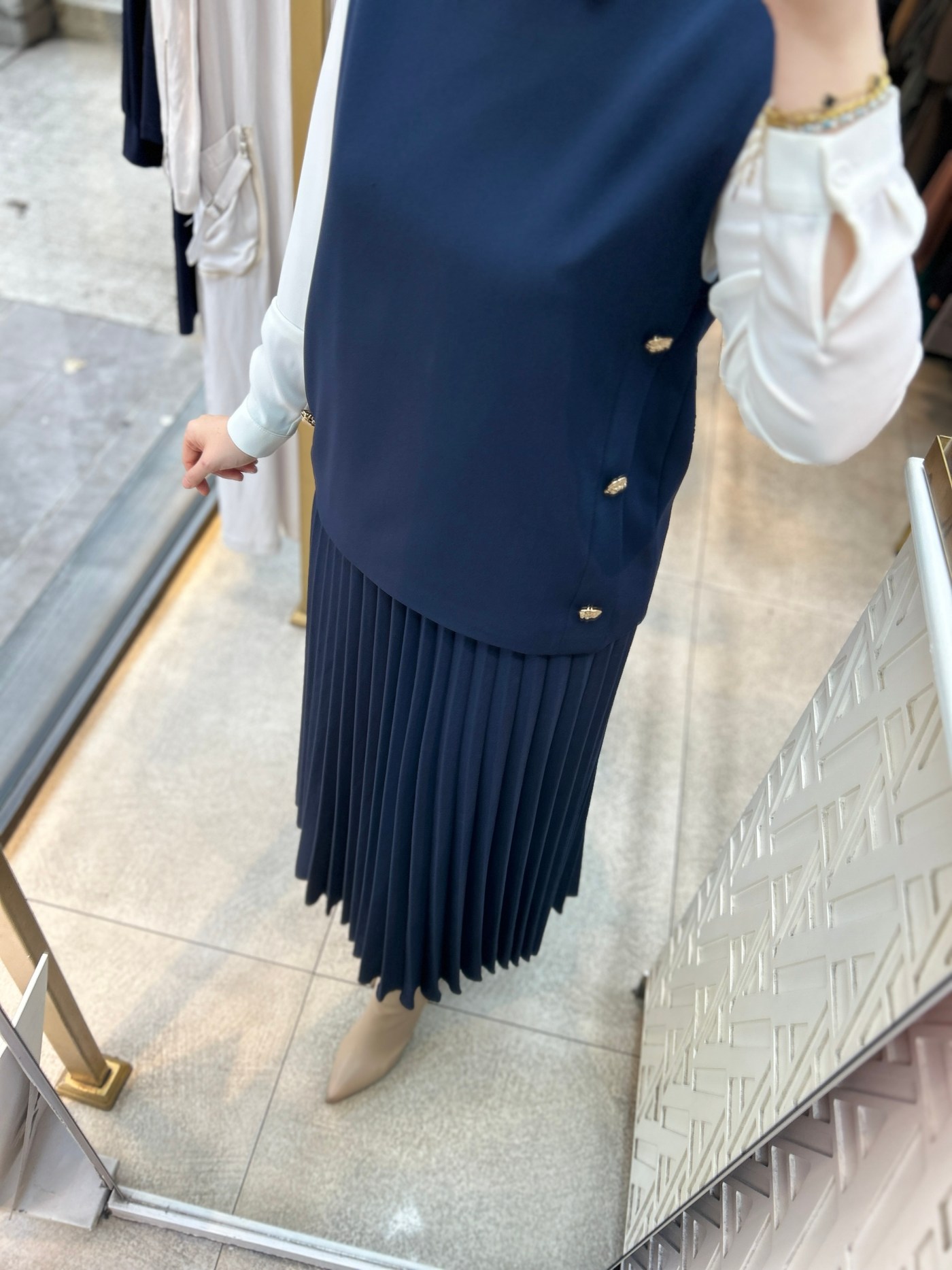 25K6007 BELLİ PİLİSELİ ETEKLİ TAKIM