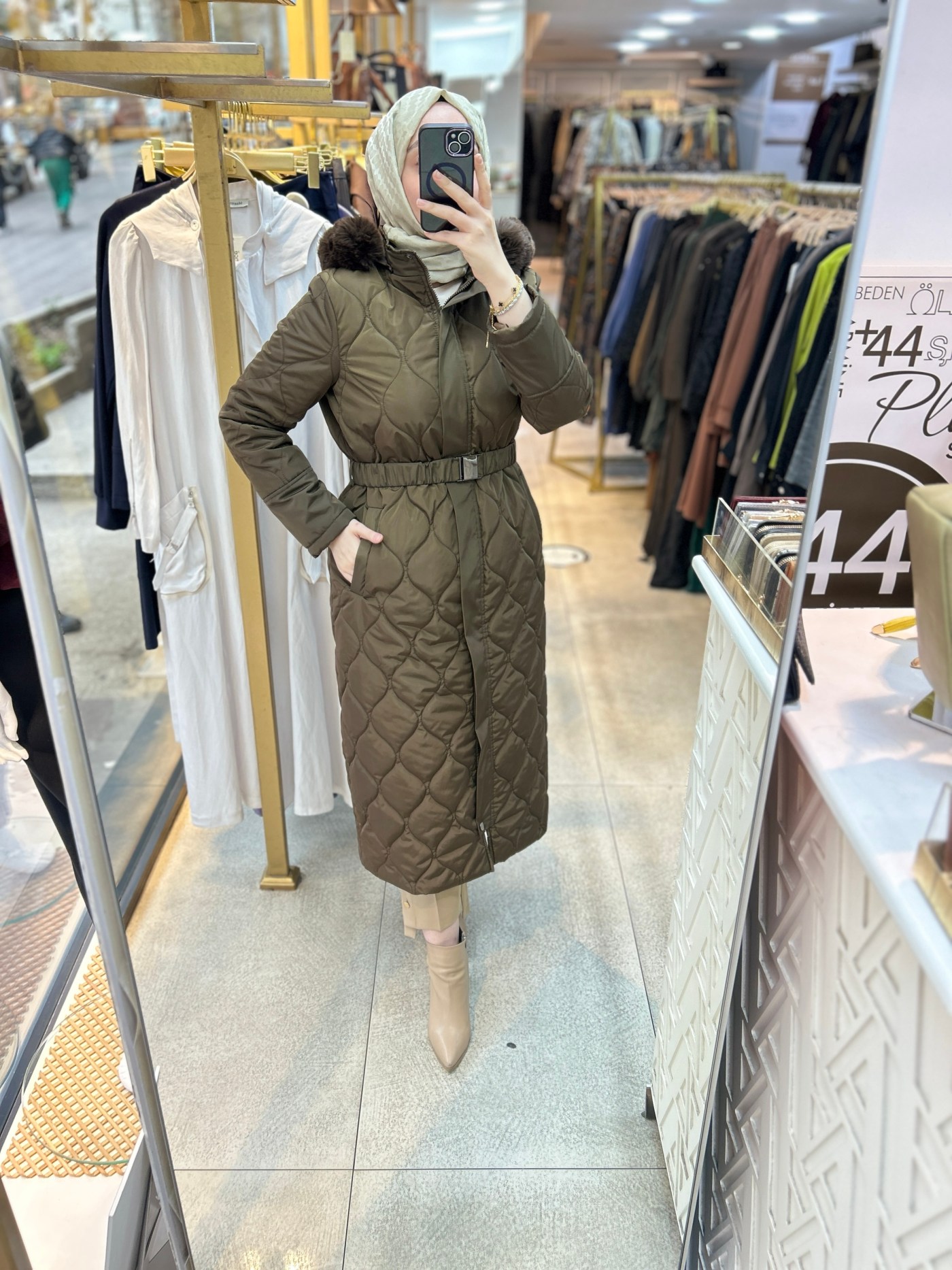 25K7001 KEMERLİ KAPŞONLU KAPİTONE MONT