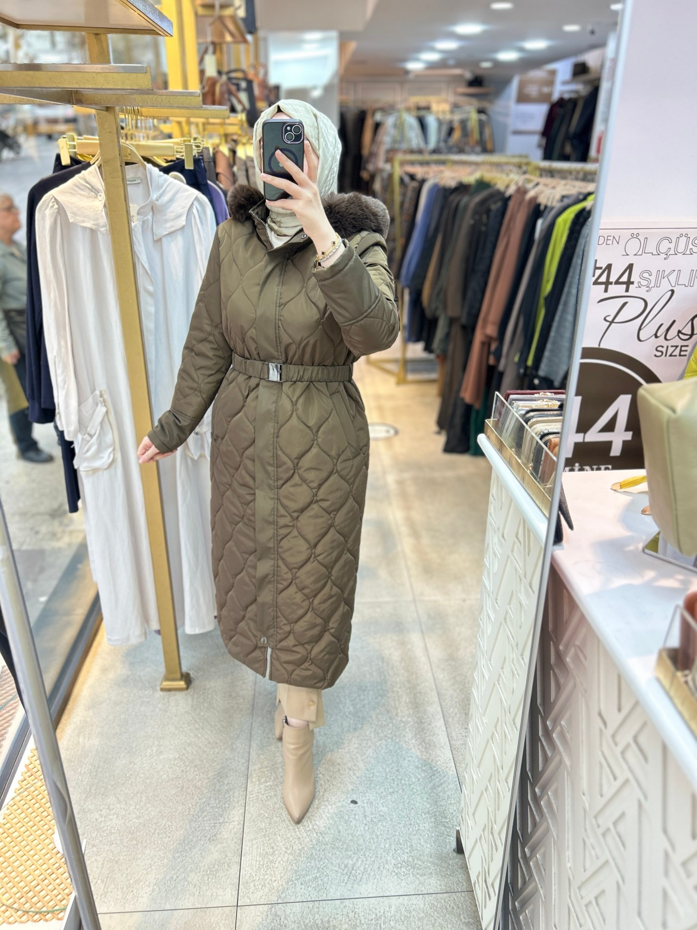 25K7001 KEMERLİ KAPŞONLU KAPİTONE MONT