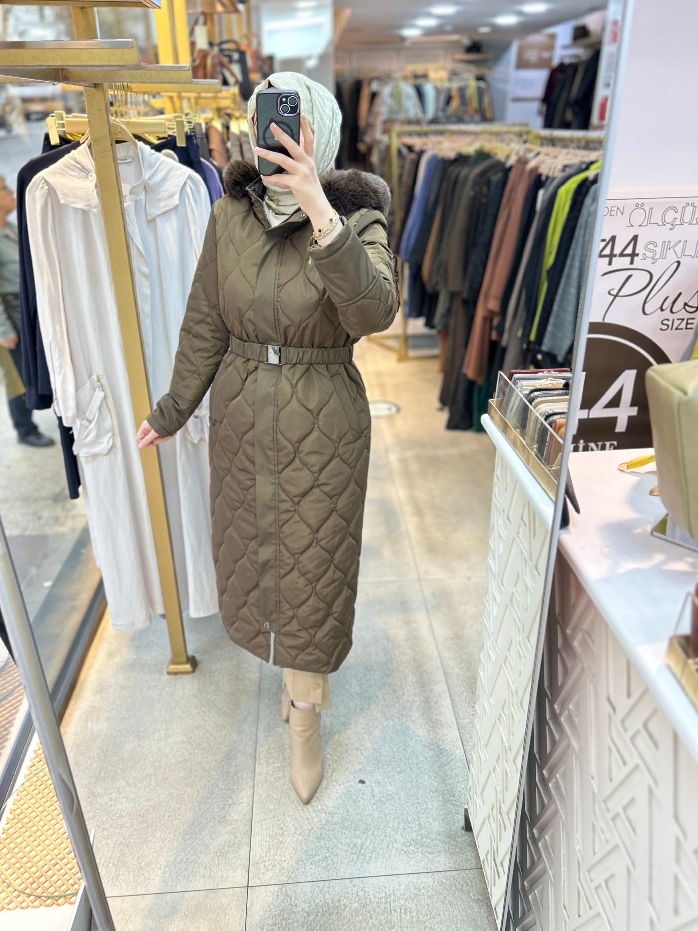 25K7001 KEMERLİ KAPŞONLU KAPİTONE MONT