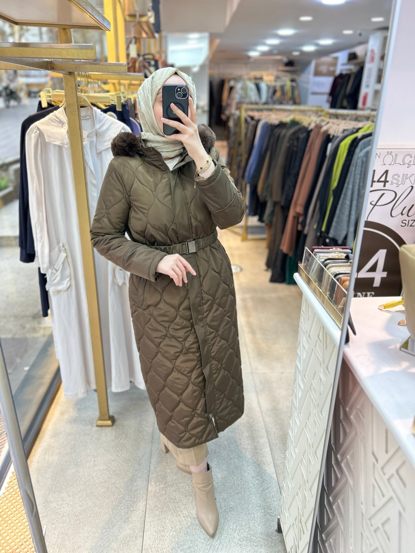 25K7001 KEMERLİ KAPŞONLU KAPİTONE MONT