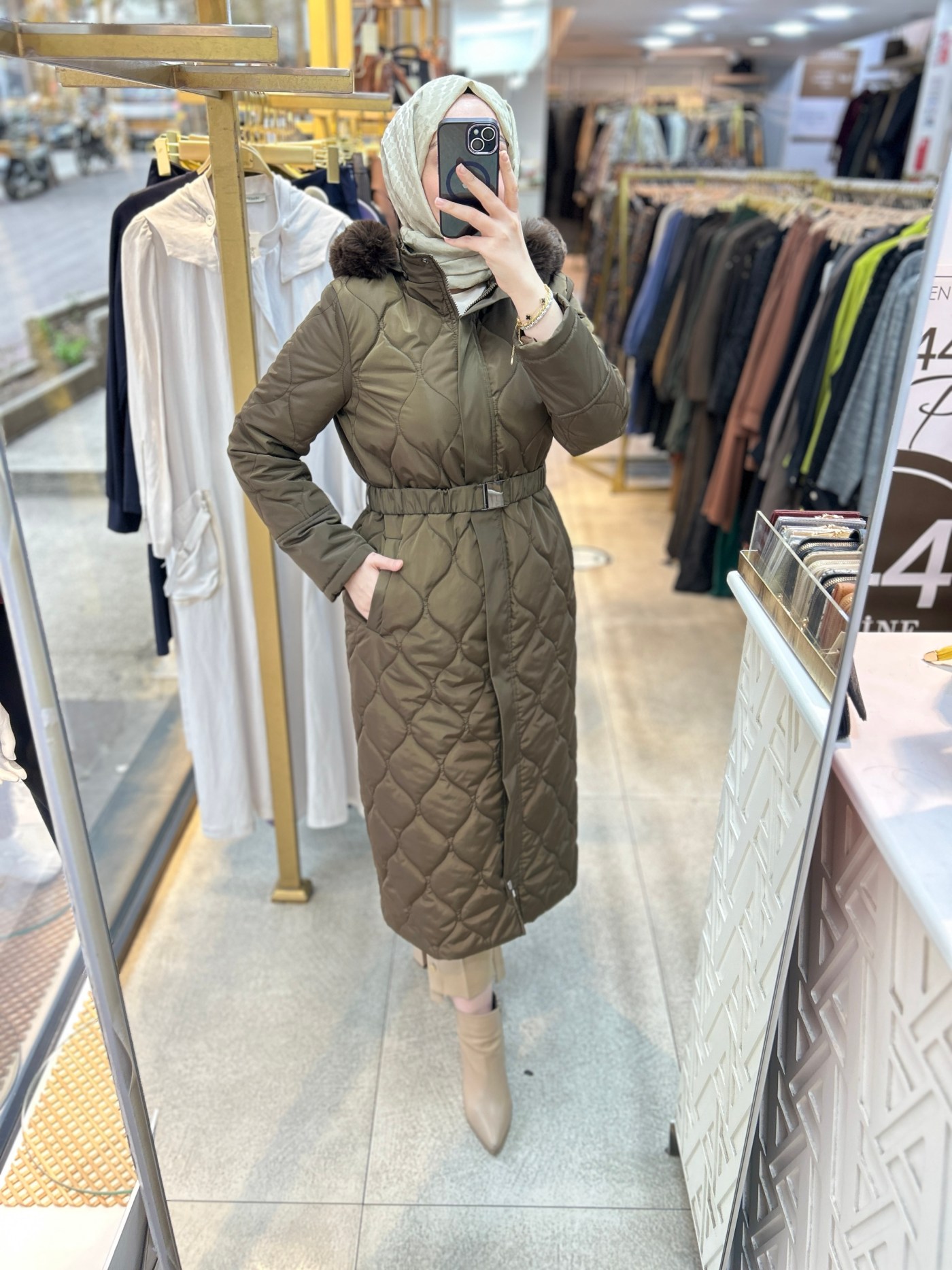 25K7001 KEMERLİ KAPŞONLU KAPİTONE MONT