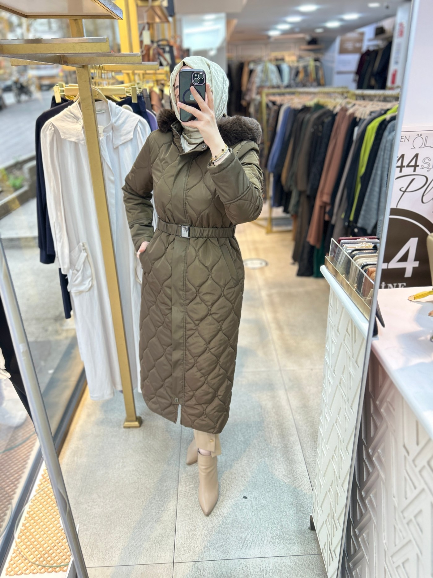 25K7001 KEMERLİ KAPŞONLU KAPİTONE MONT