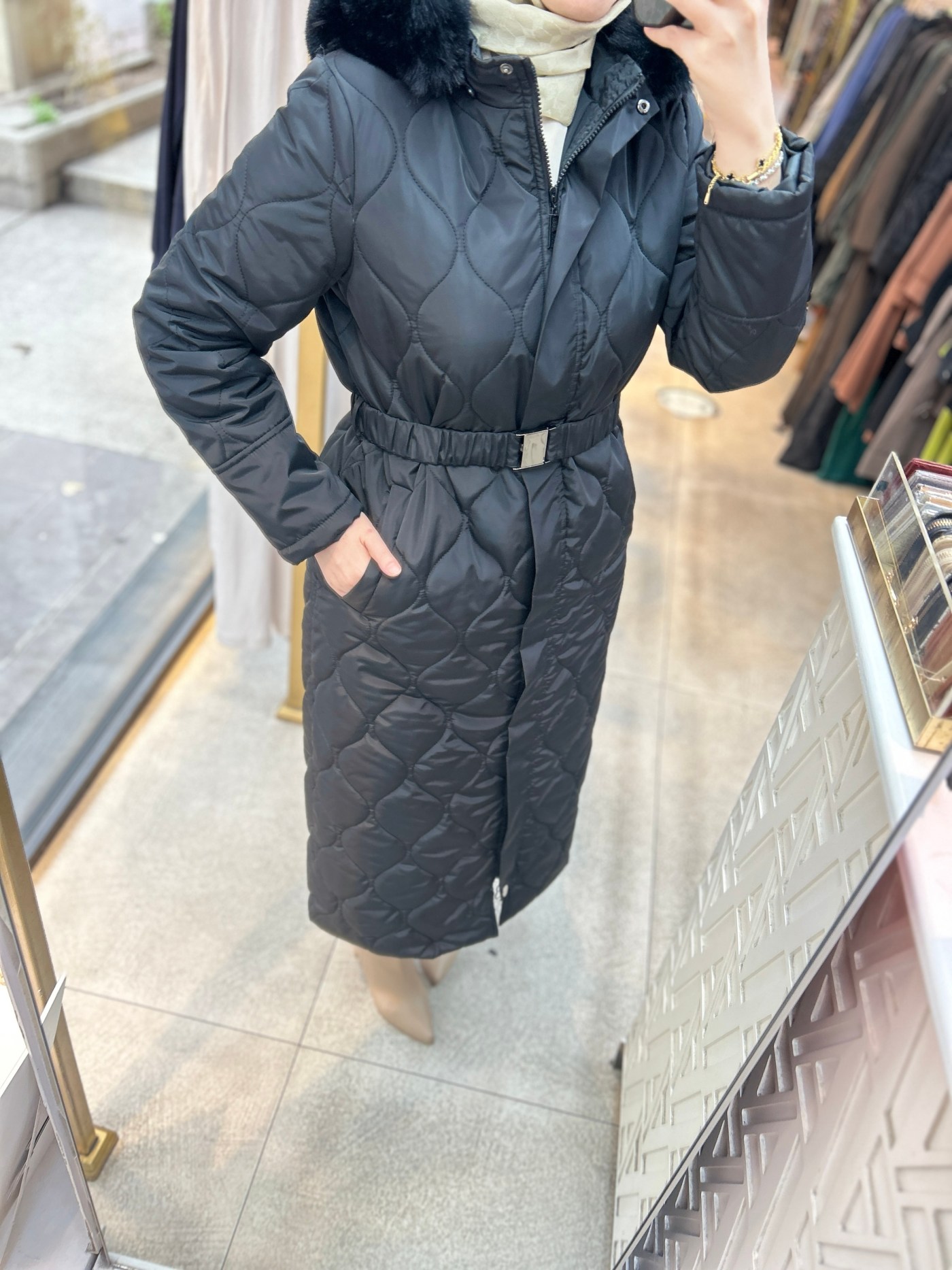 25K7001 KEMERLİ KAPŞONLU KAPİTONE MONT