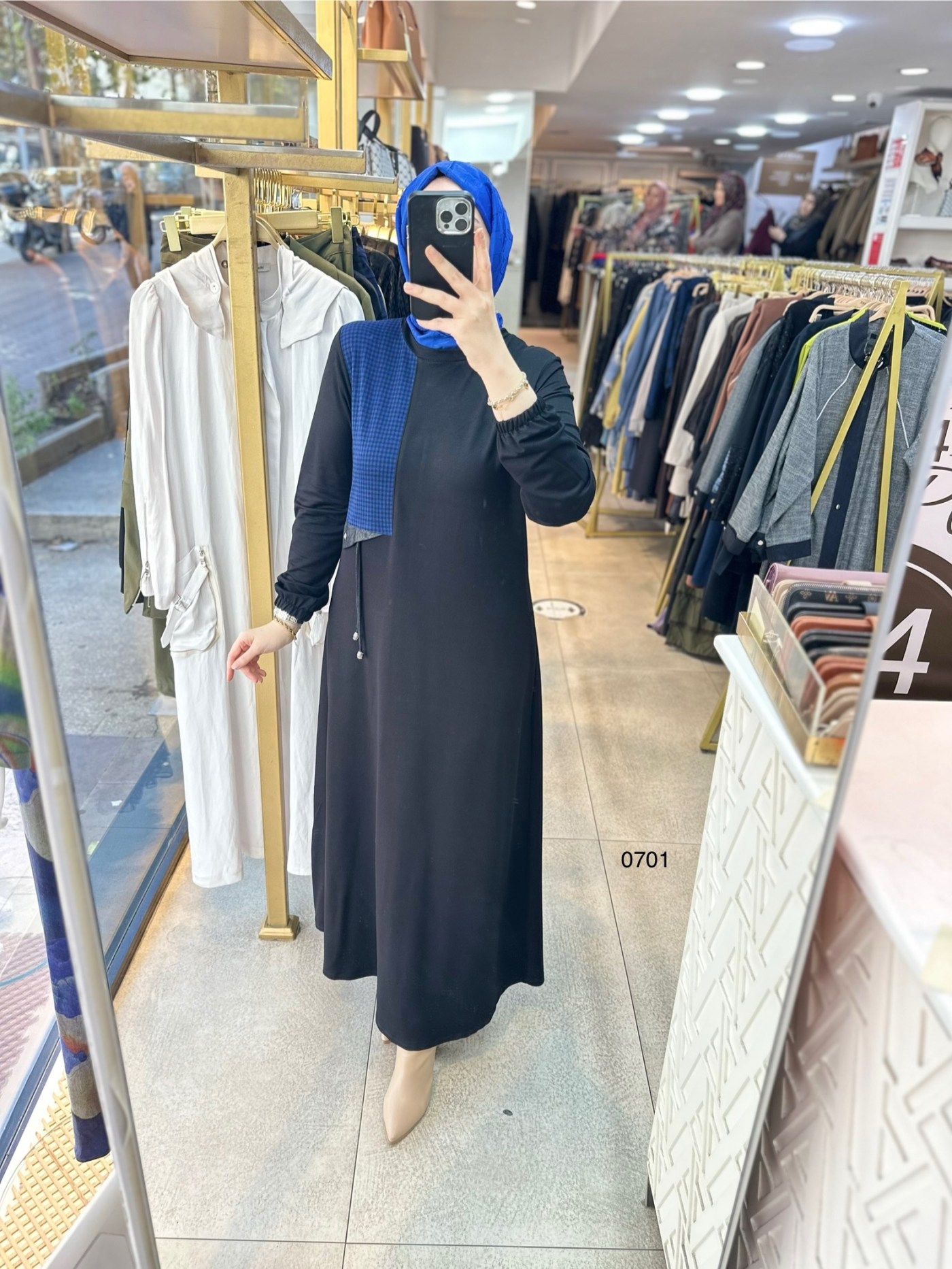 0701 Ekose Detaylı Elbise