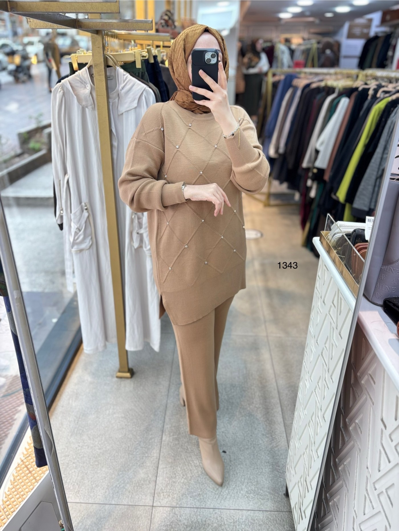 1343 Taş Detaylı Örme Triko Takım