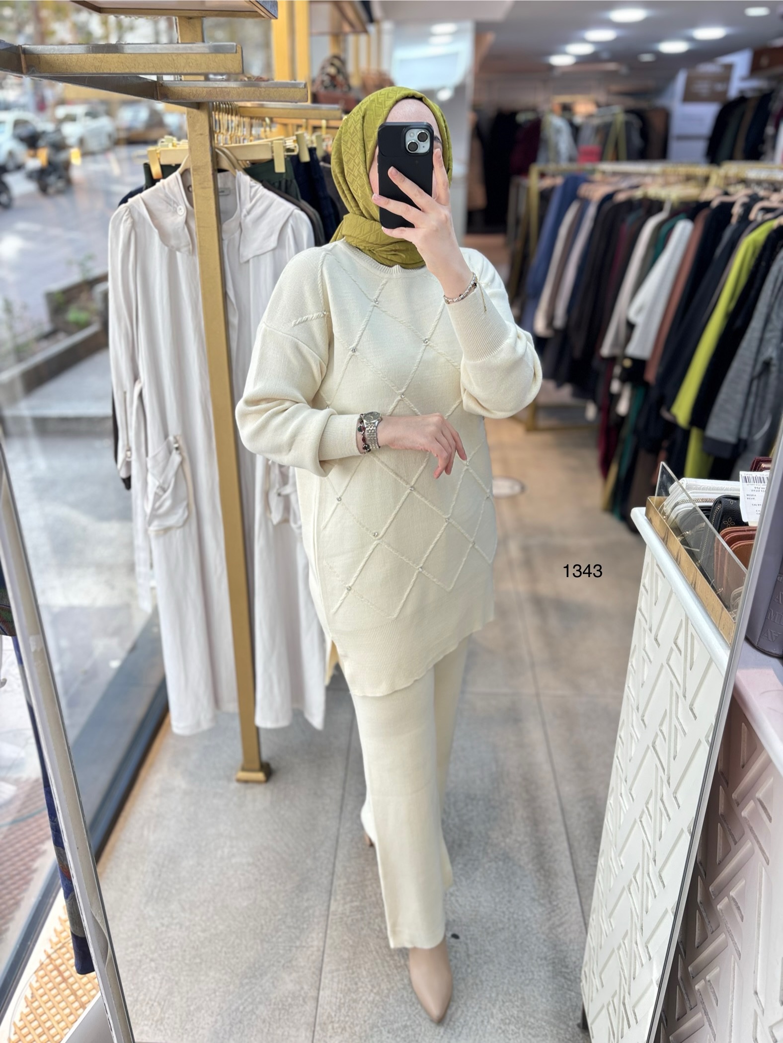 1343 Taş Detaylı Örme Triko Takım - Görsel 13