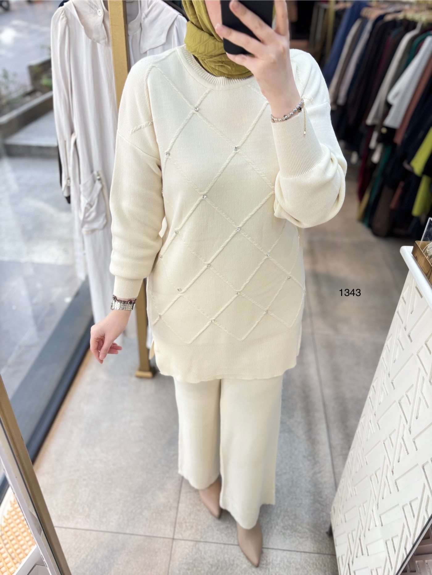 1343 Taş Detaylı Örme Triko Takım