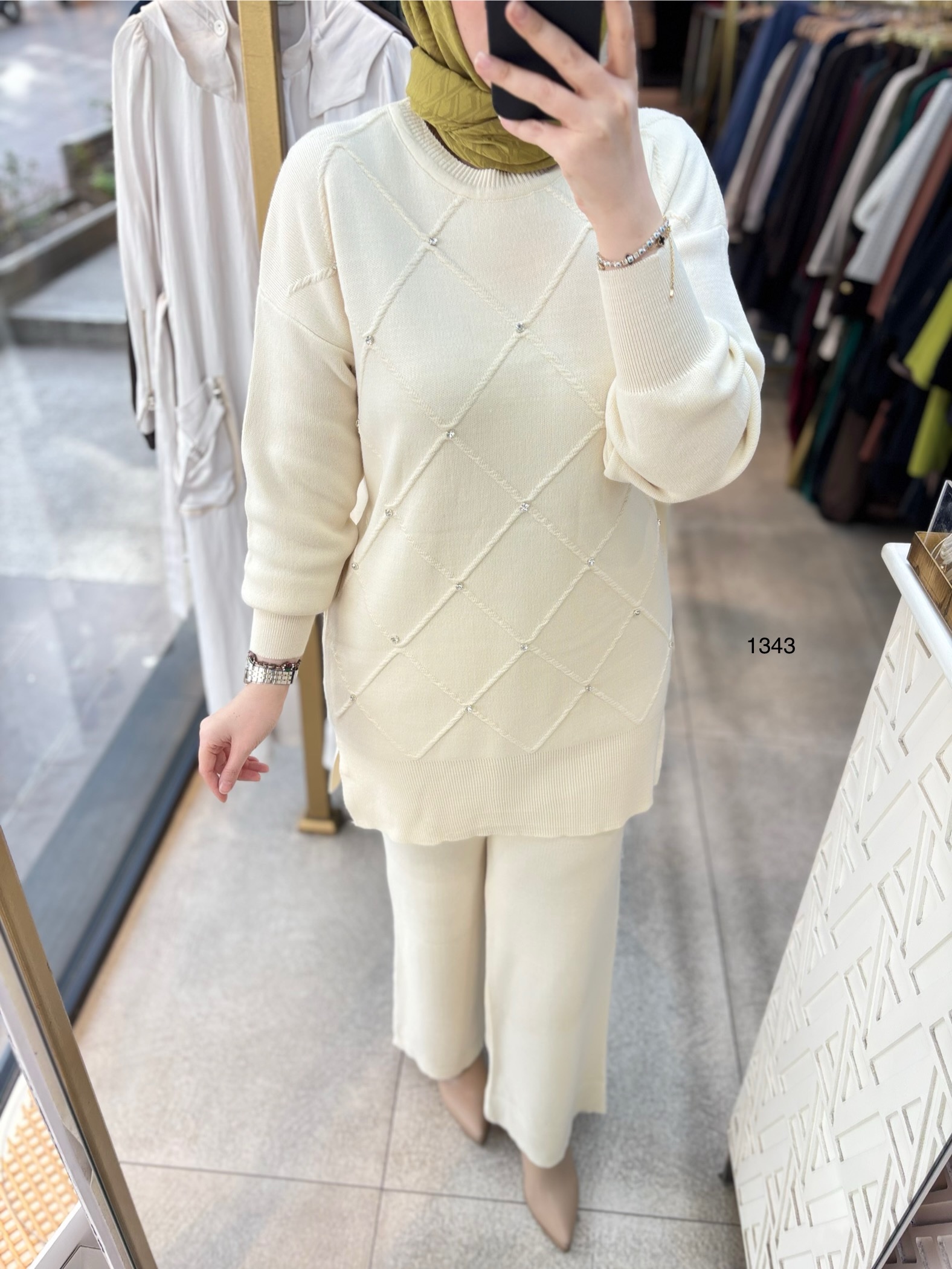 1343 Taş Detaylı Örme Triko Takım - Görsel 15