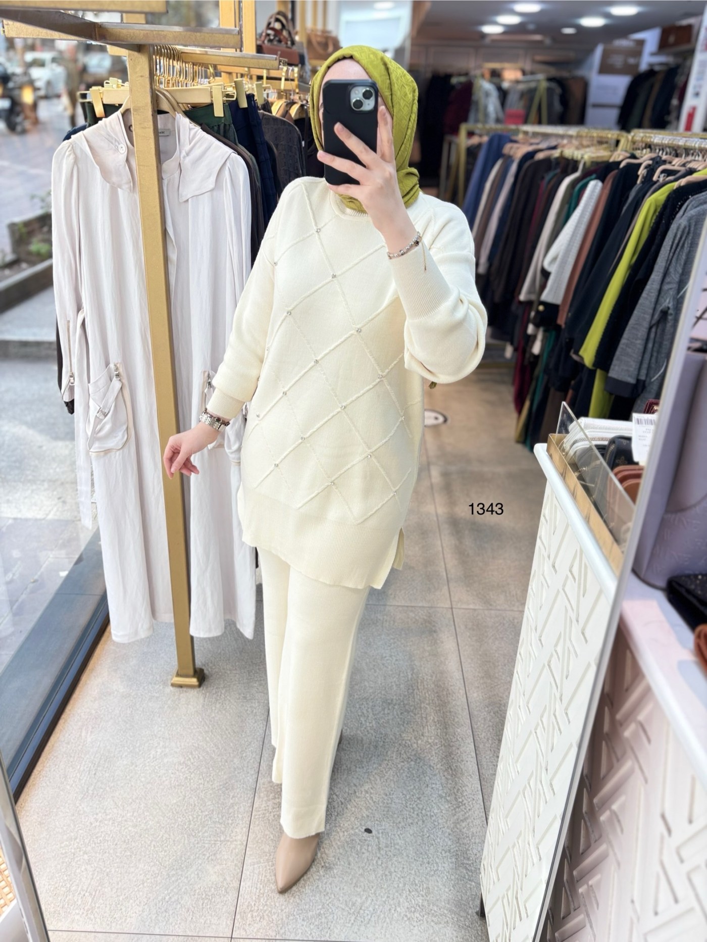 1343 Taş Detaylı Örme Triko Takım