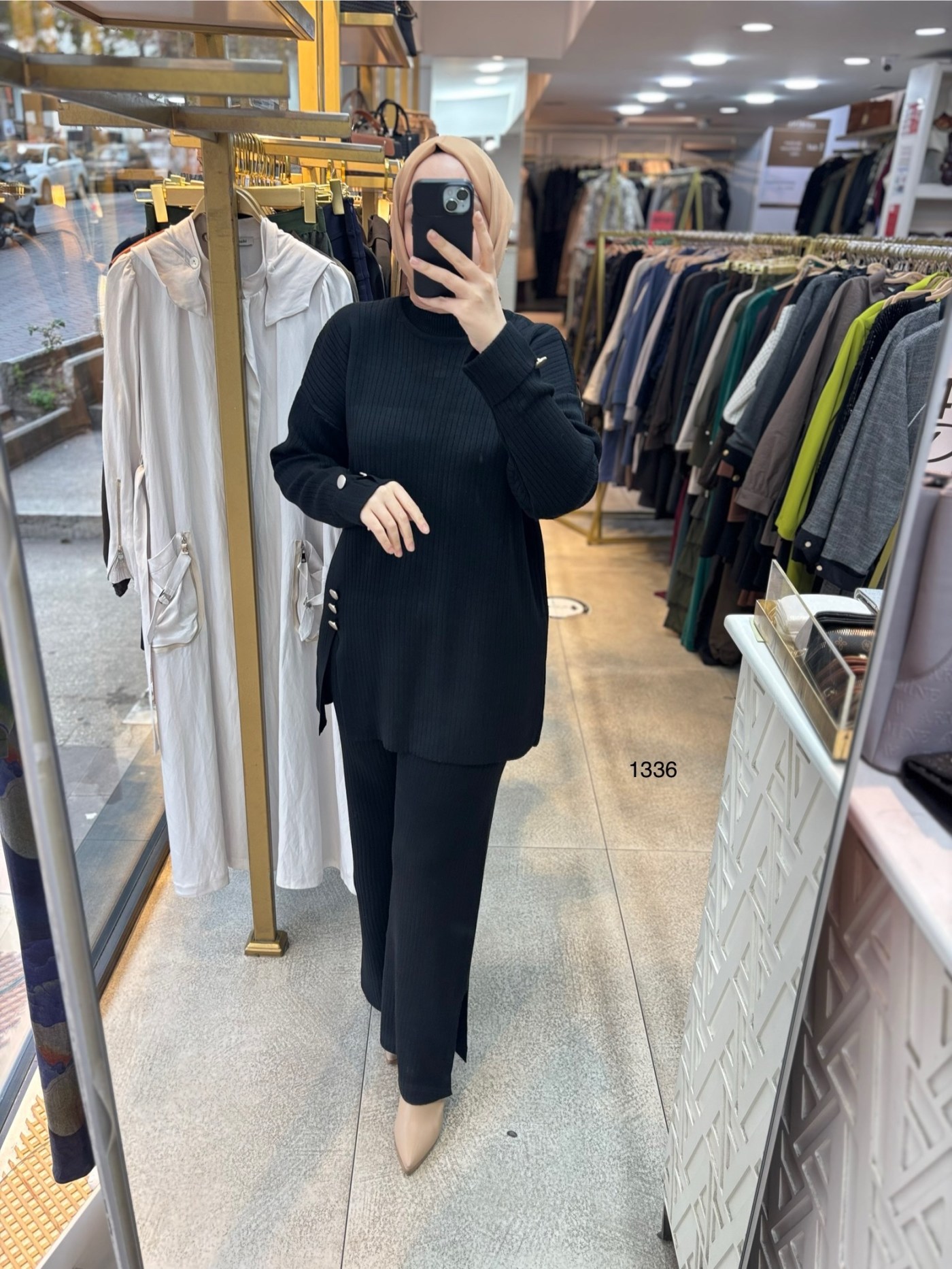 1336 Düğme Detaylı Örme Tirko Takım