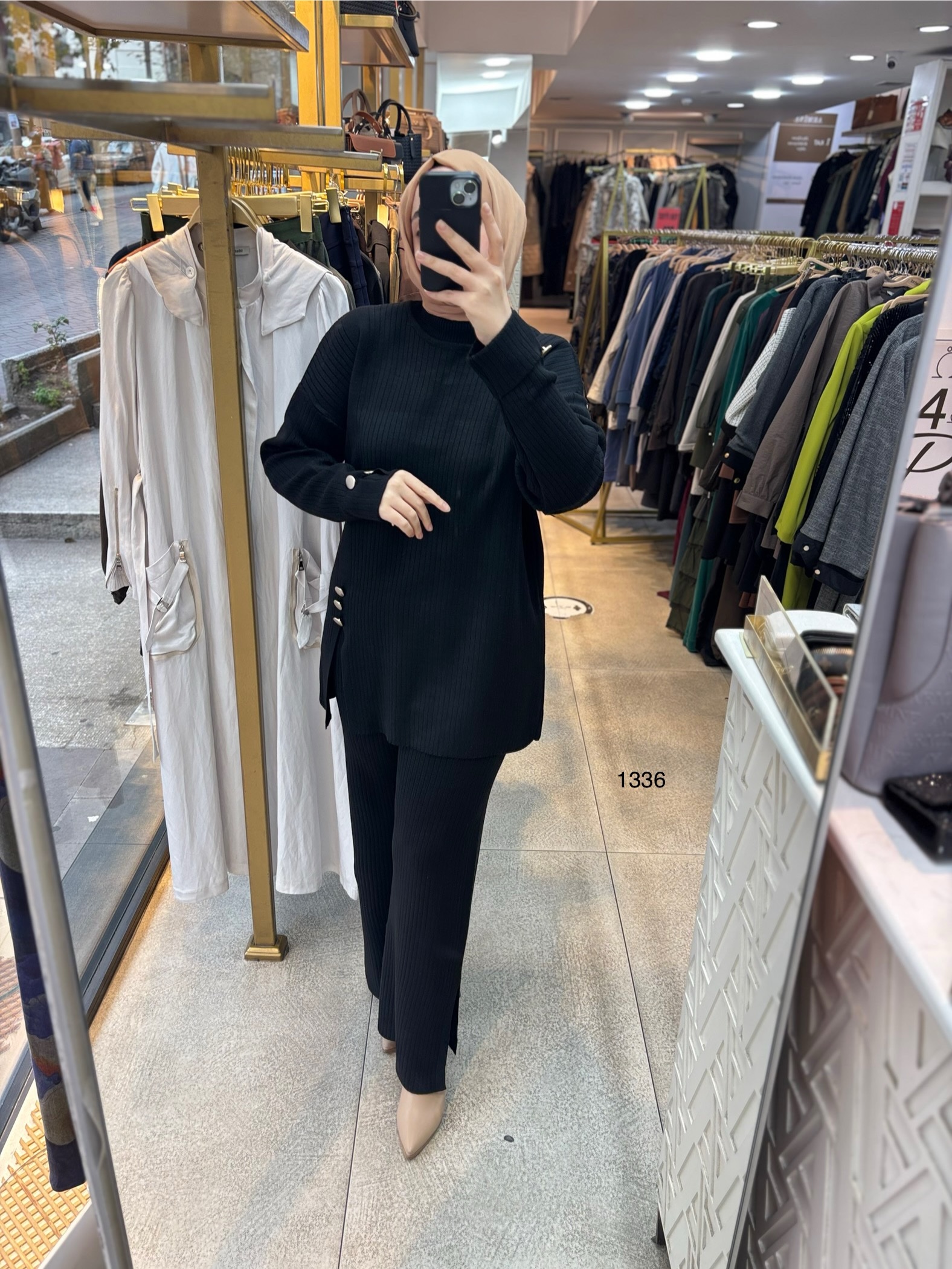 1336 Düğme Detaylı Örme Tirko Takım - Görsel 4