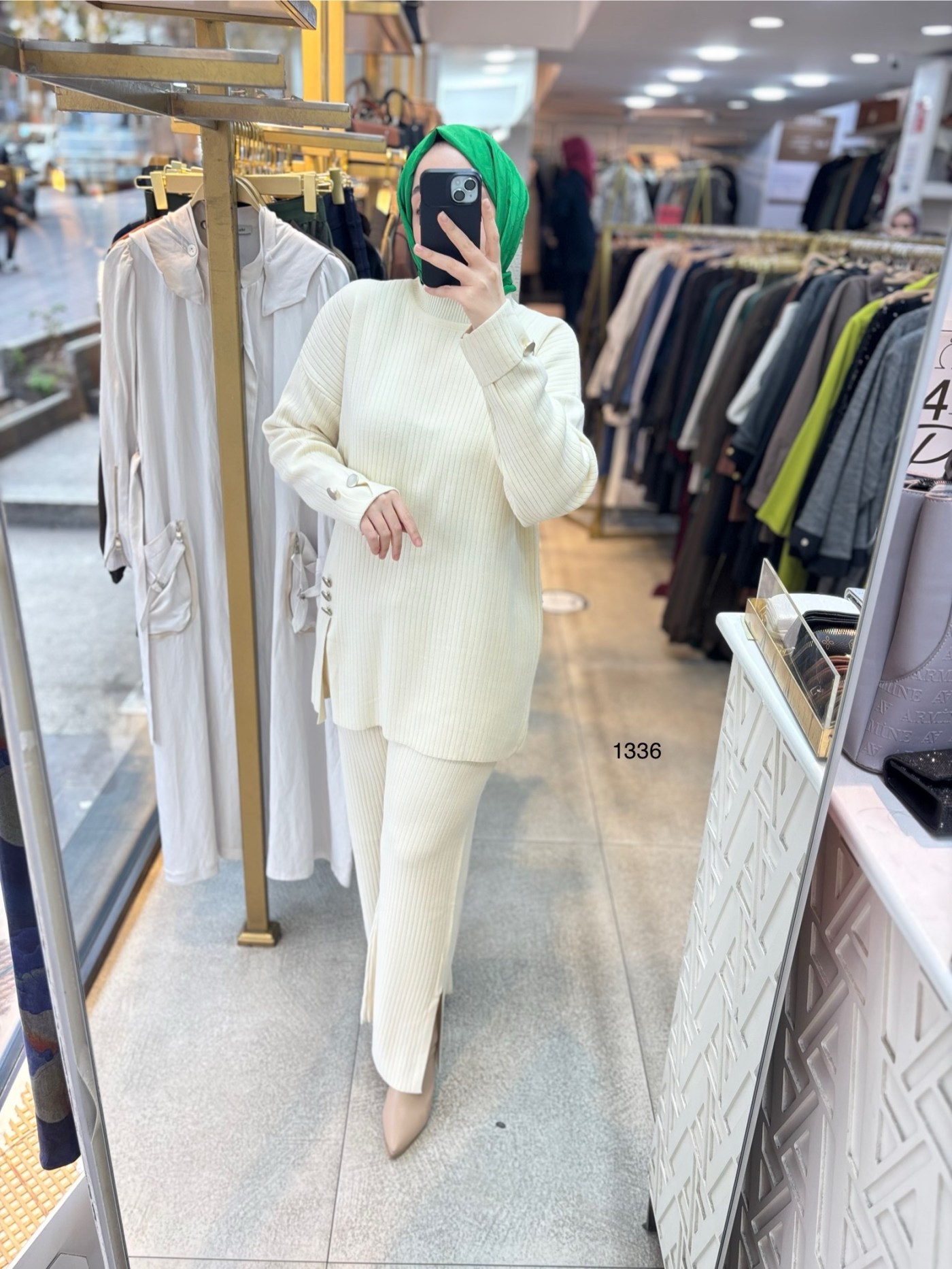 1336 Düğme Detaylı Örme Tirko Takım