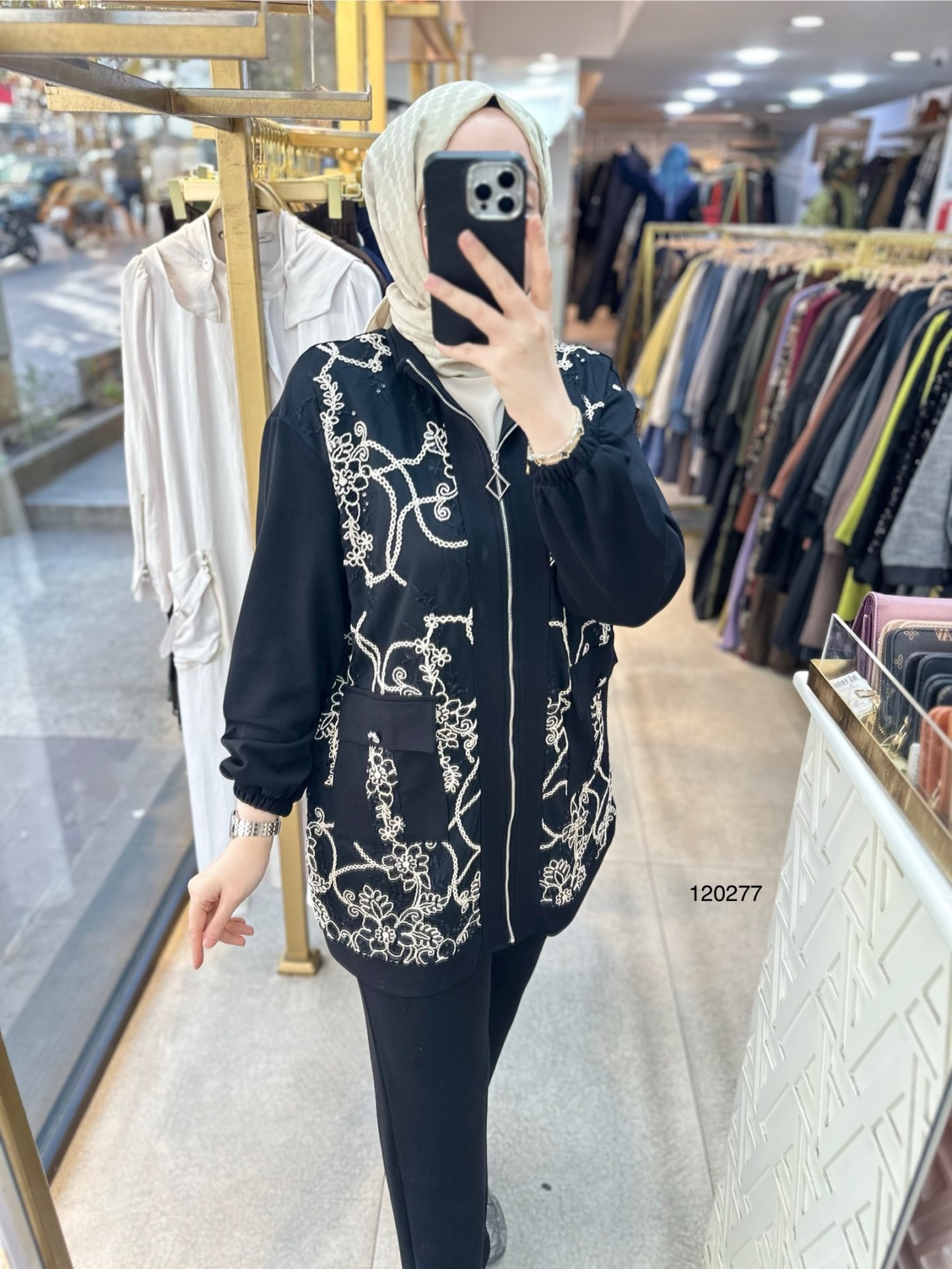 120277 Nakış Detaylı Fermuarlı Takım