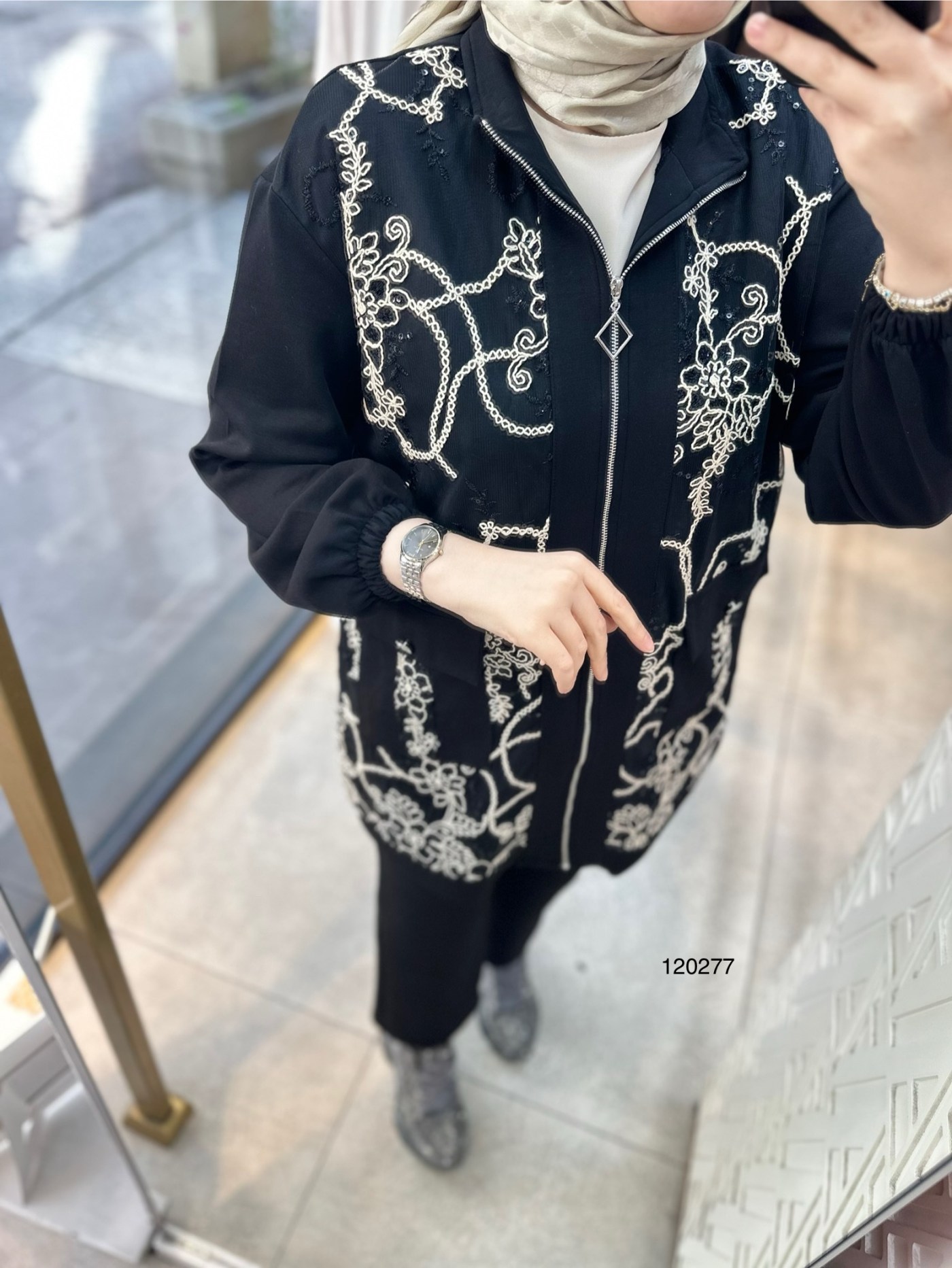 120277 Nakış Detaylı Fermuarlı Takım