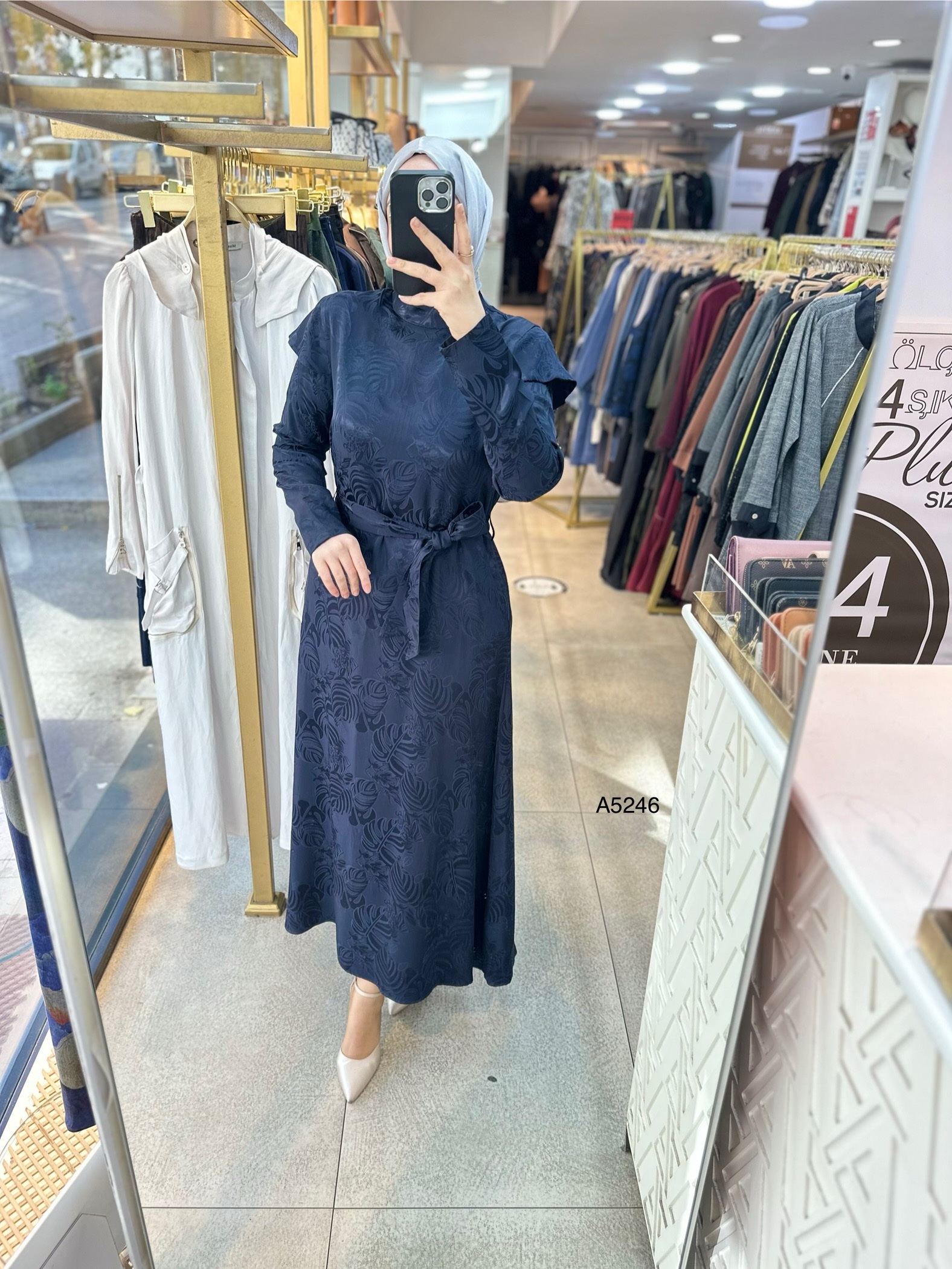 A5246 Desenli Saten Krep Kumaş Elbise - Görsel 1