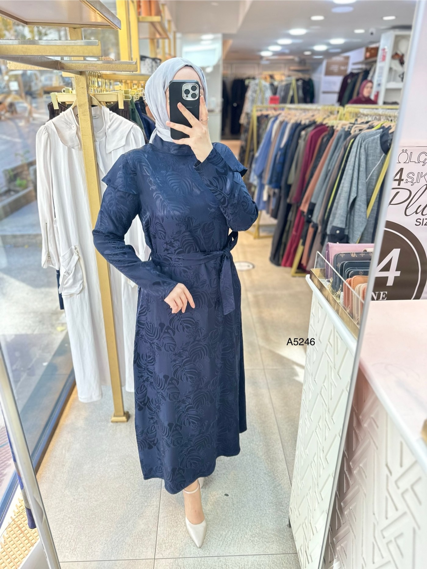 A5246 Desenli Saten Krep Kumaş Elbise