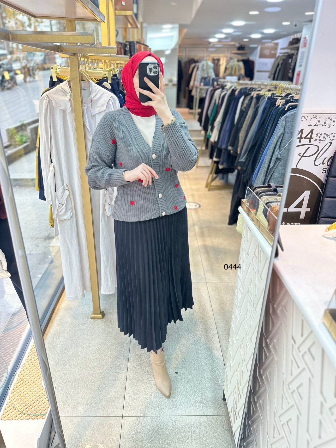 0444 Kalpli Triko Hırka