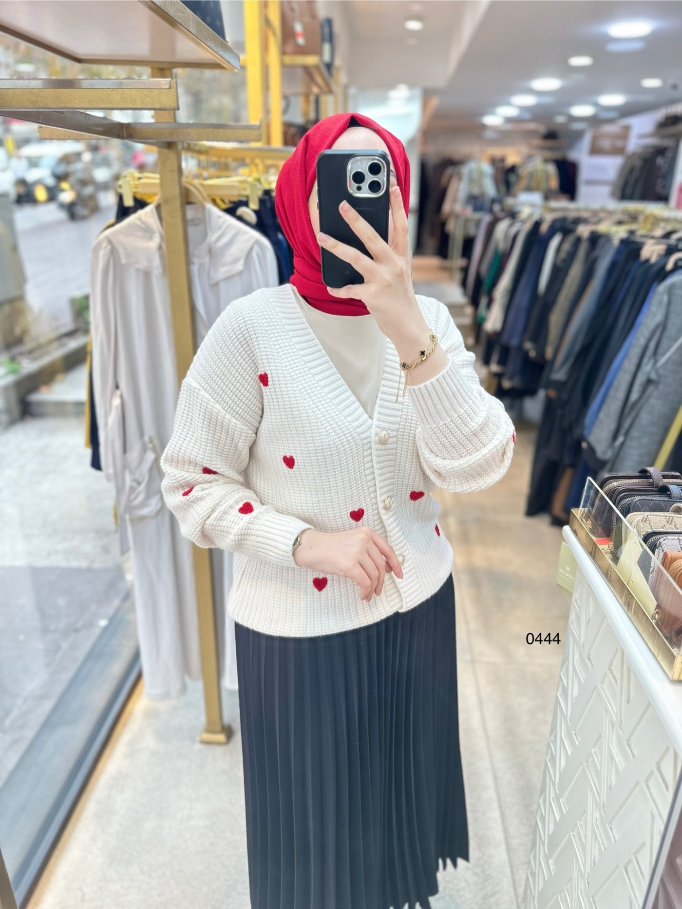 0444 Kalpli Triko Hırka