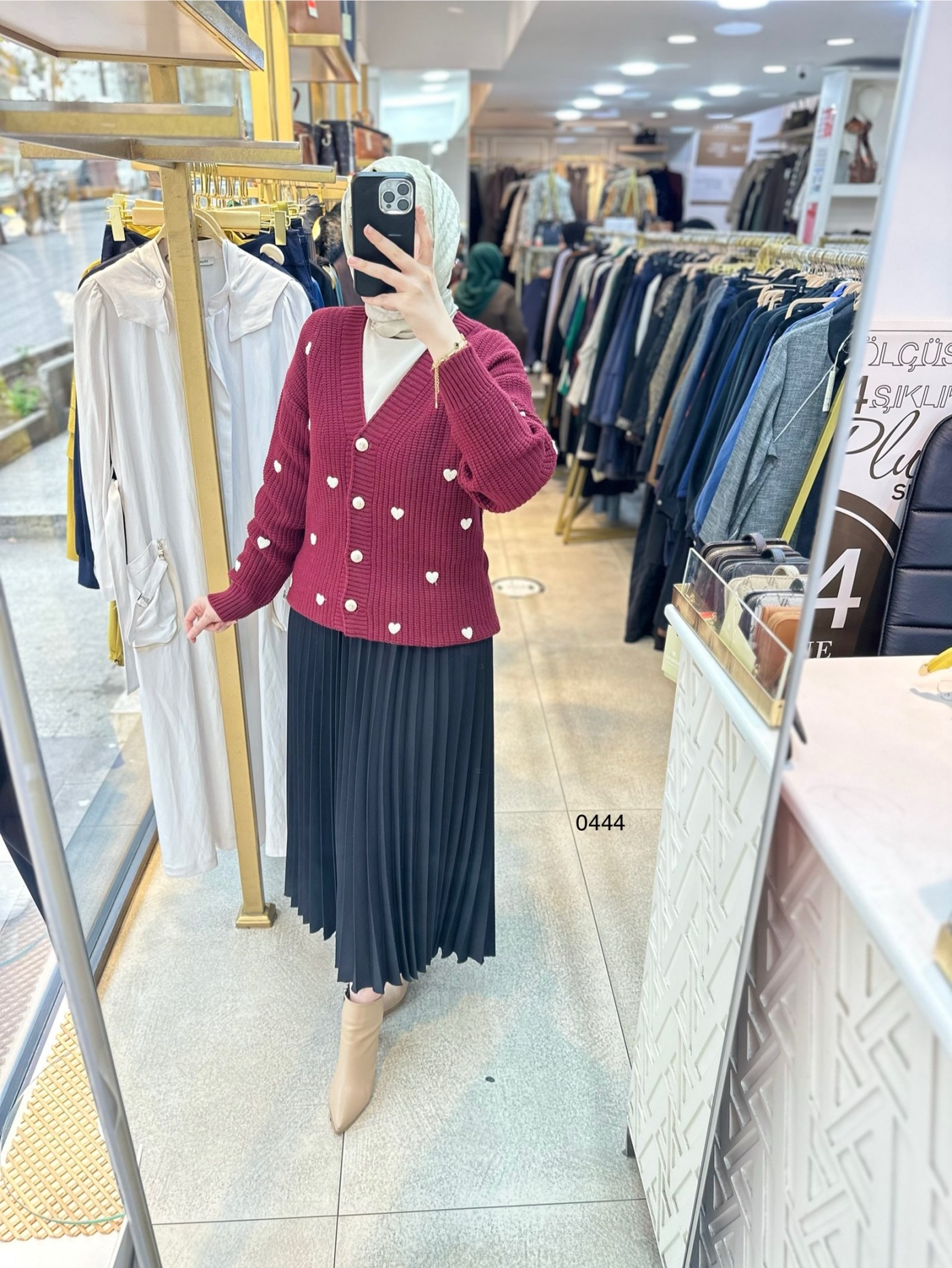 0444 Kalpli Triko Hırka