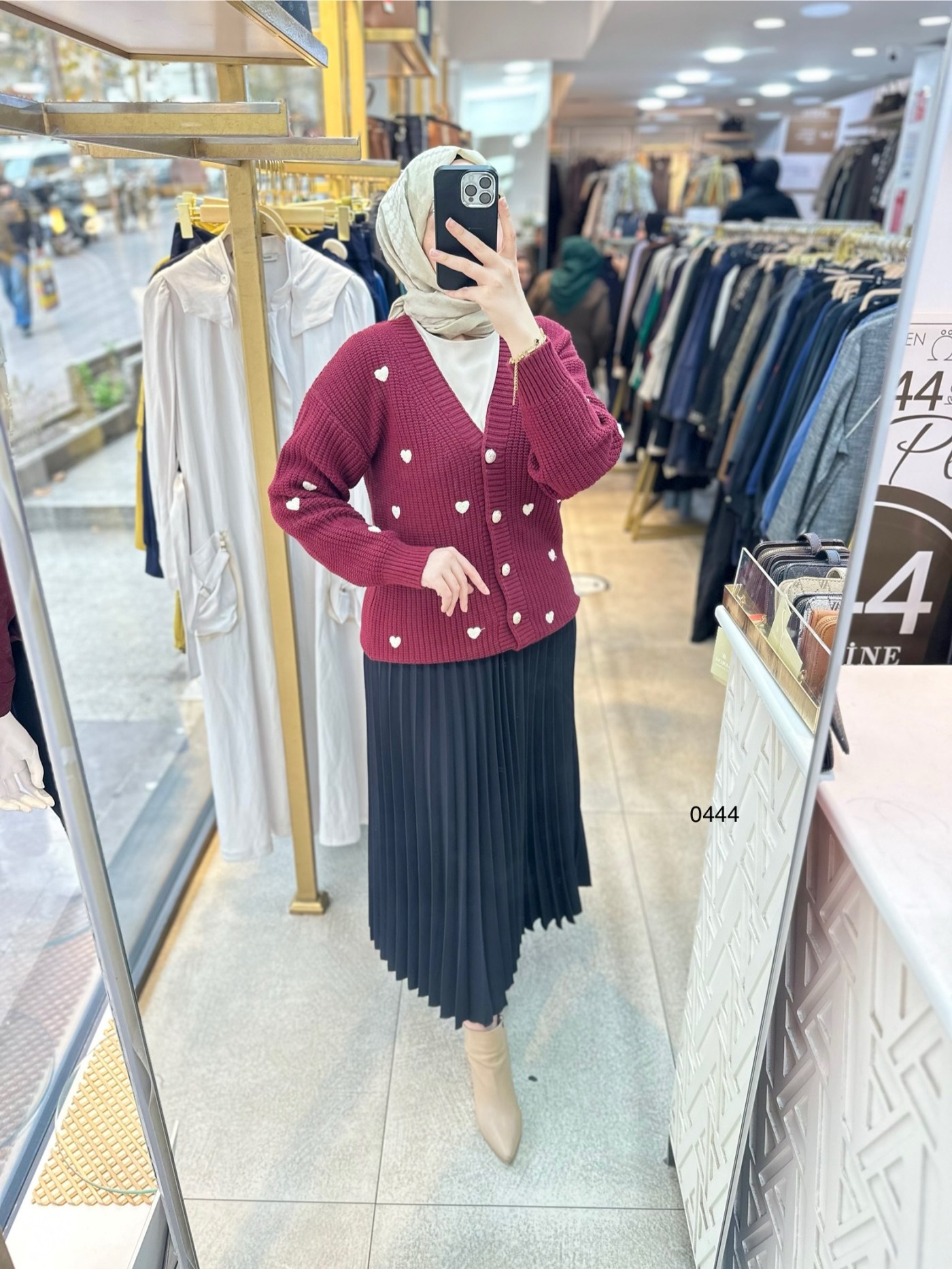 0444 Kalpli Triko Hırka