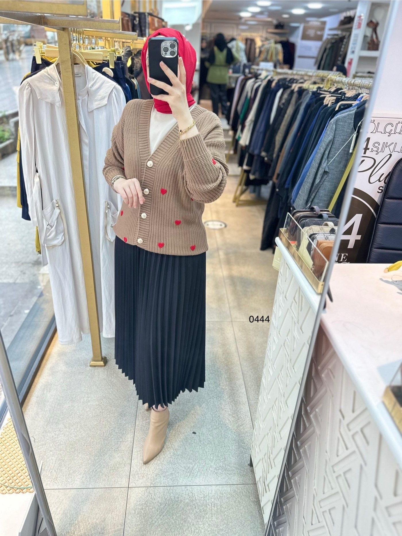 0444 Kalpli Triko Hırka