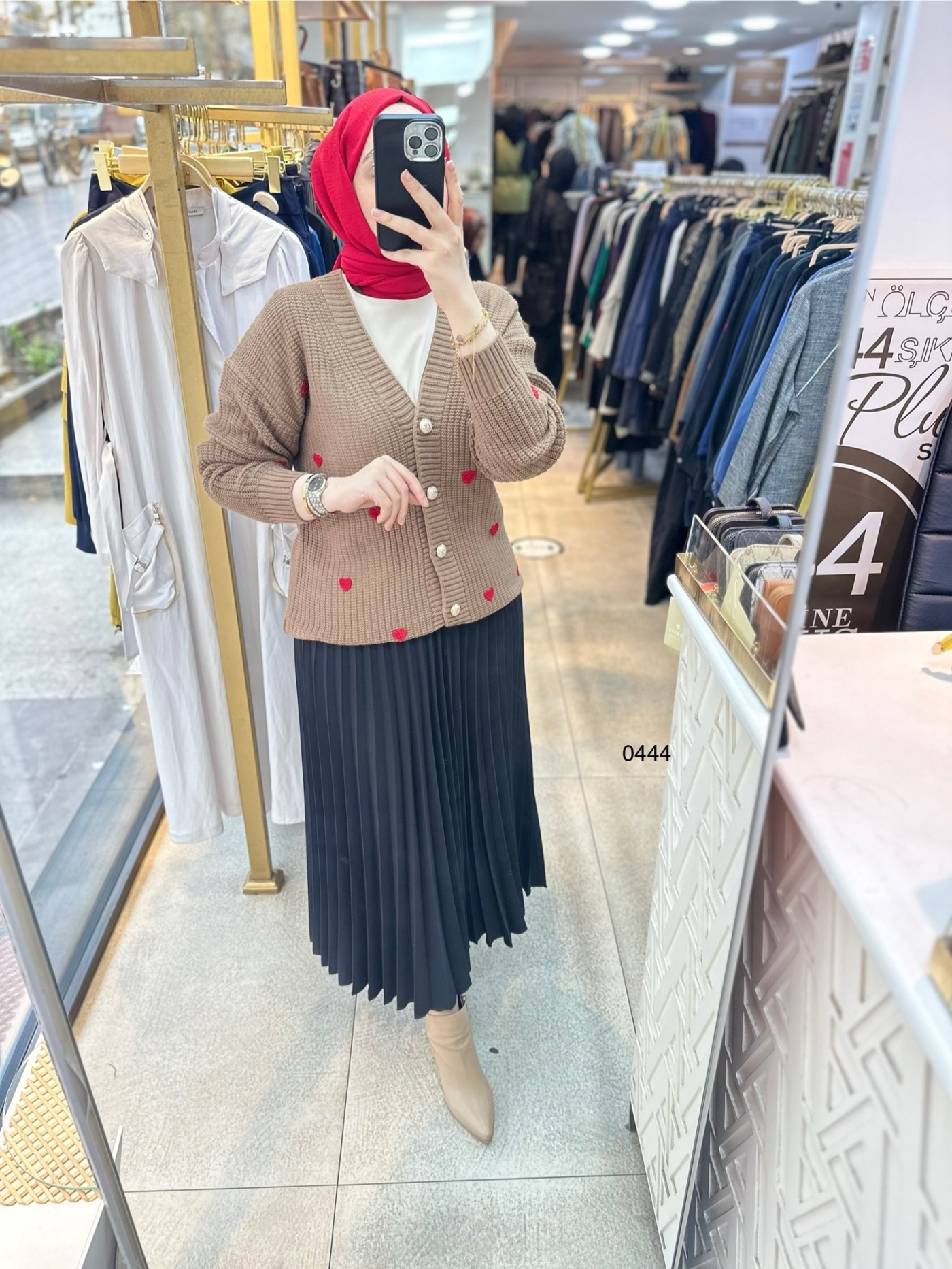 0444 Kalpli Triko Hırka