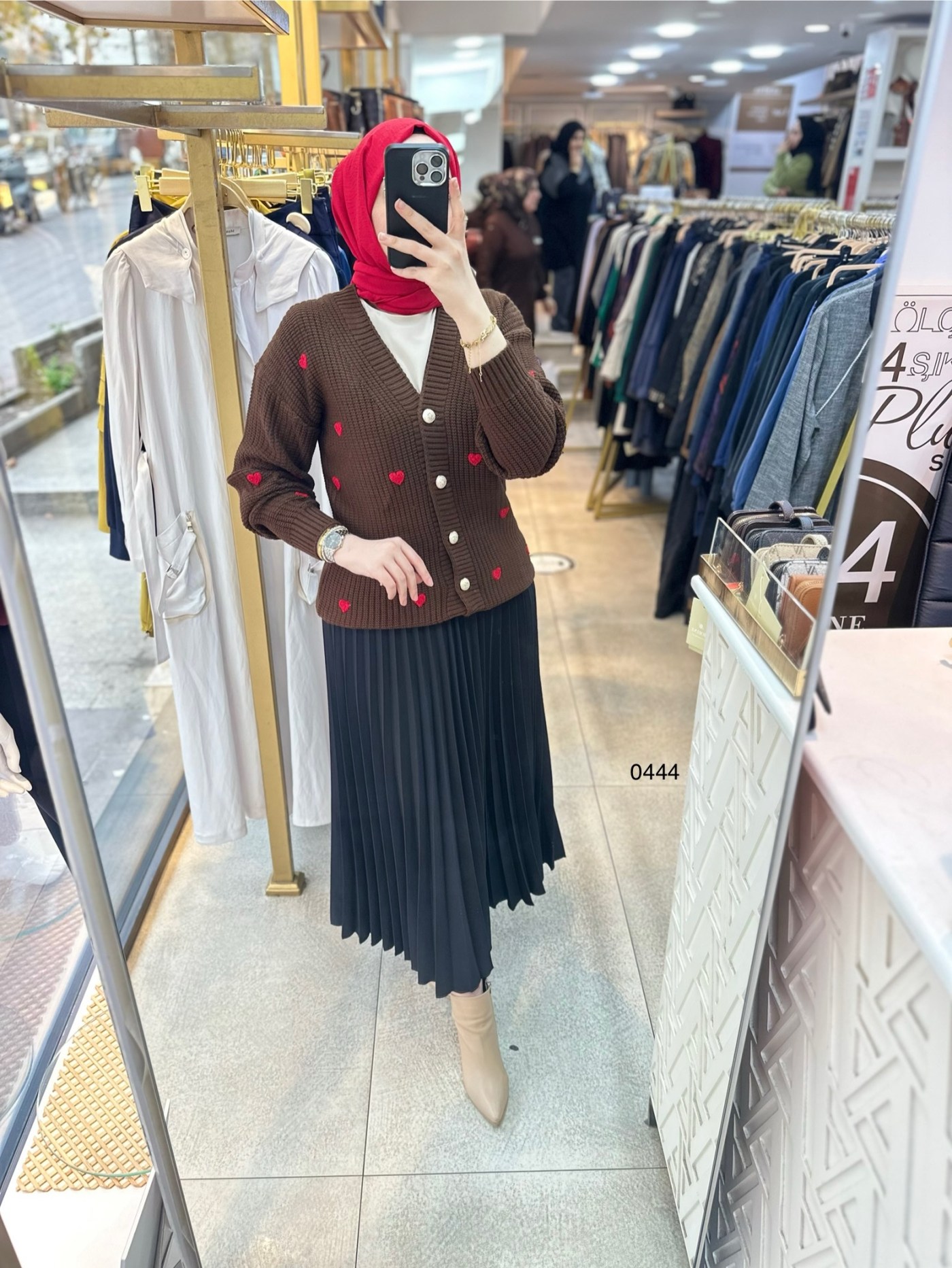 0444 Kalpli Triko Hırka