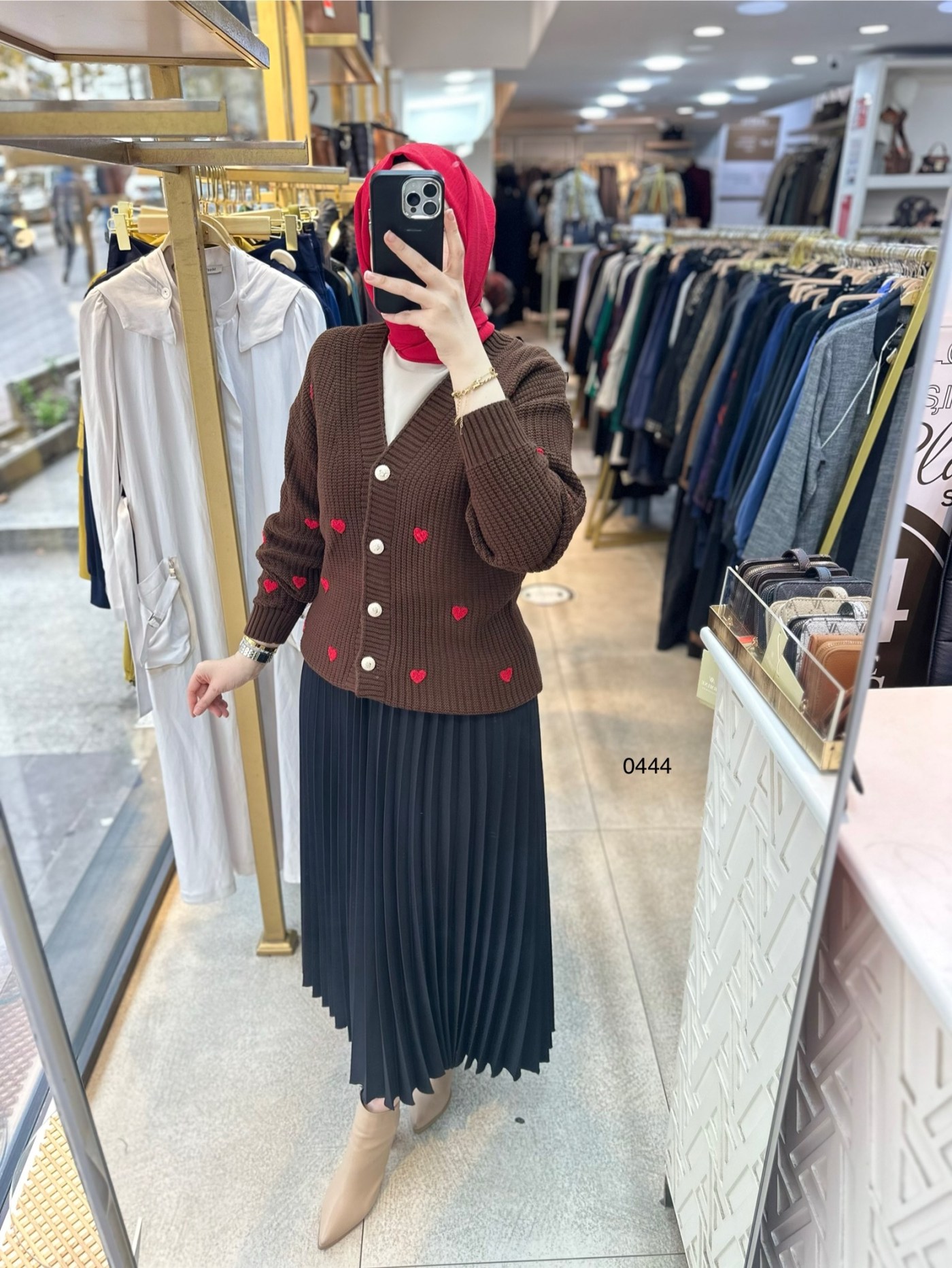 0444 Kalpli Triko Hırka