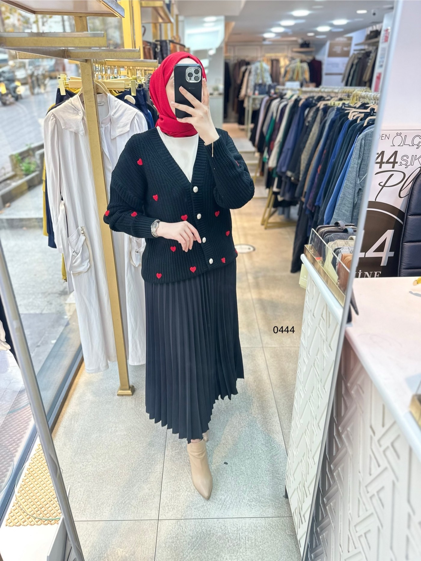 0444 Kalpli Triko Hırka