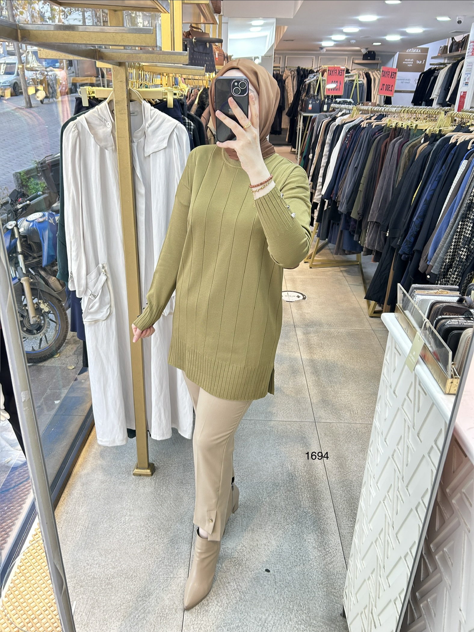 1694 Düz Şerit Detaylı Merserize Tunik - Görsel 4