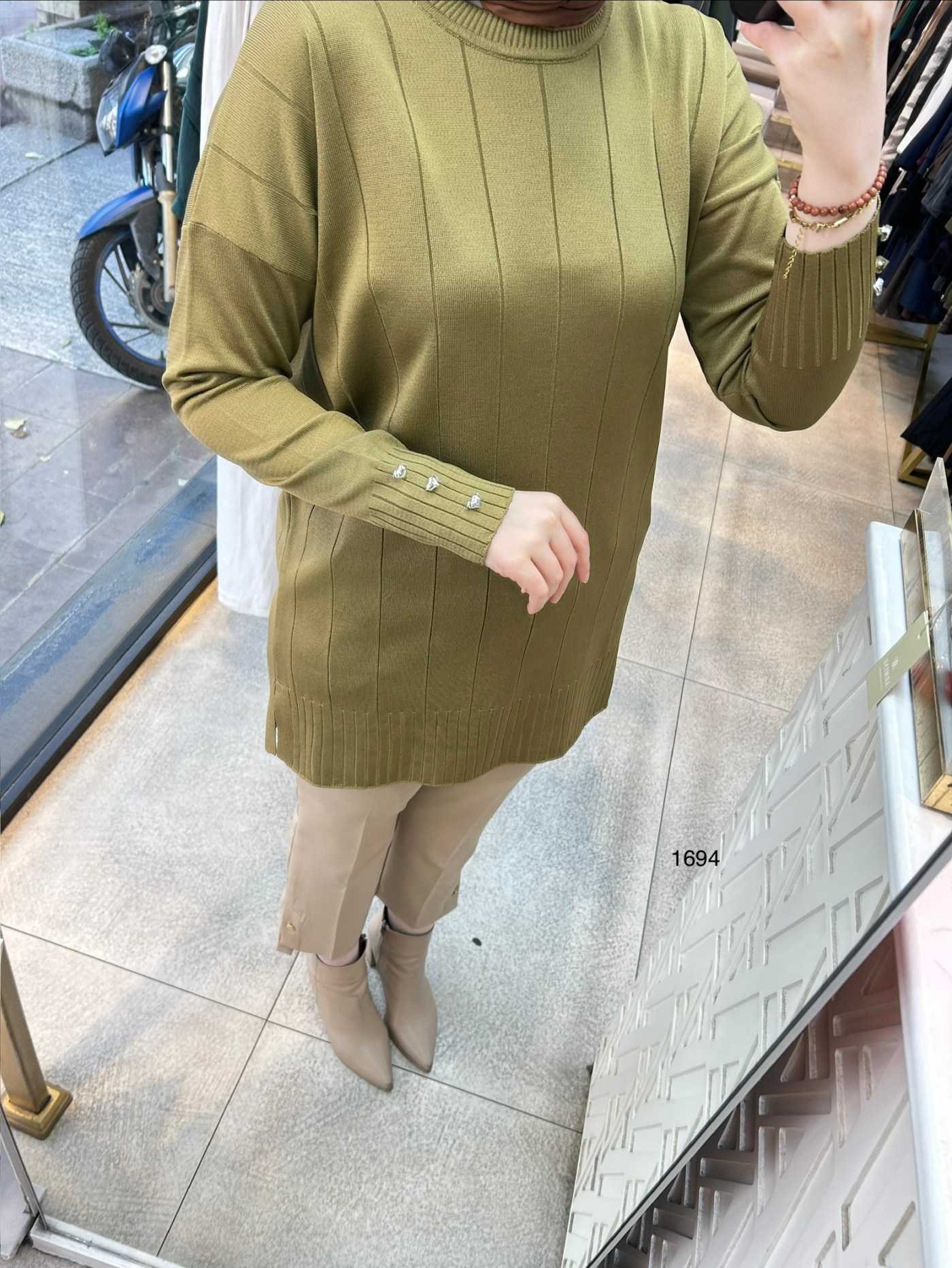 1694 Düz Şerit Detaylı Merserize Tunik