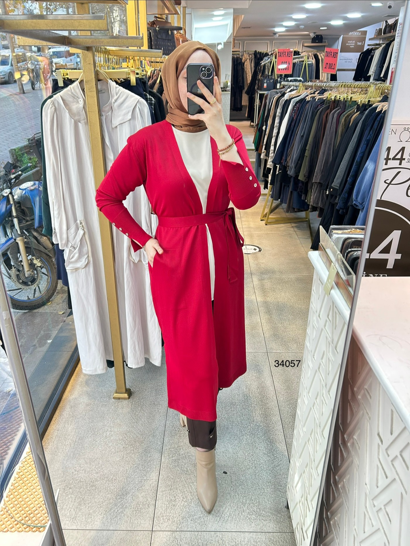 34057 Kol Kısmı Düğmeli Kemerli Hırka