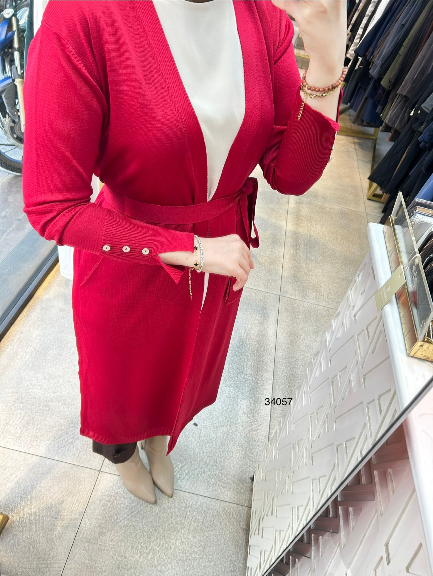 34057 Kol Kısmı Düğmeli Kemerli Hırka