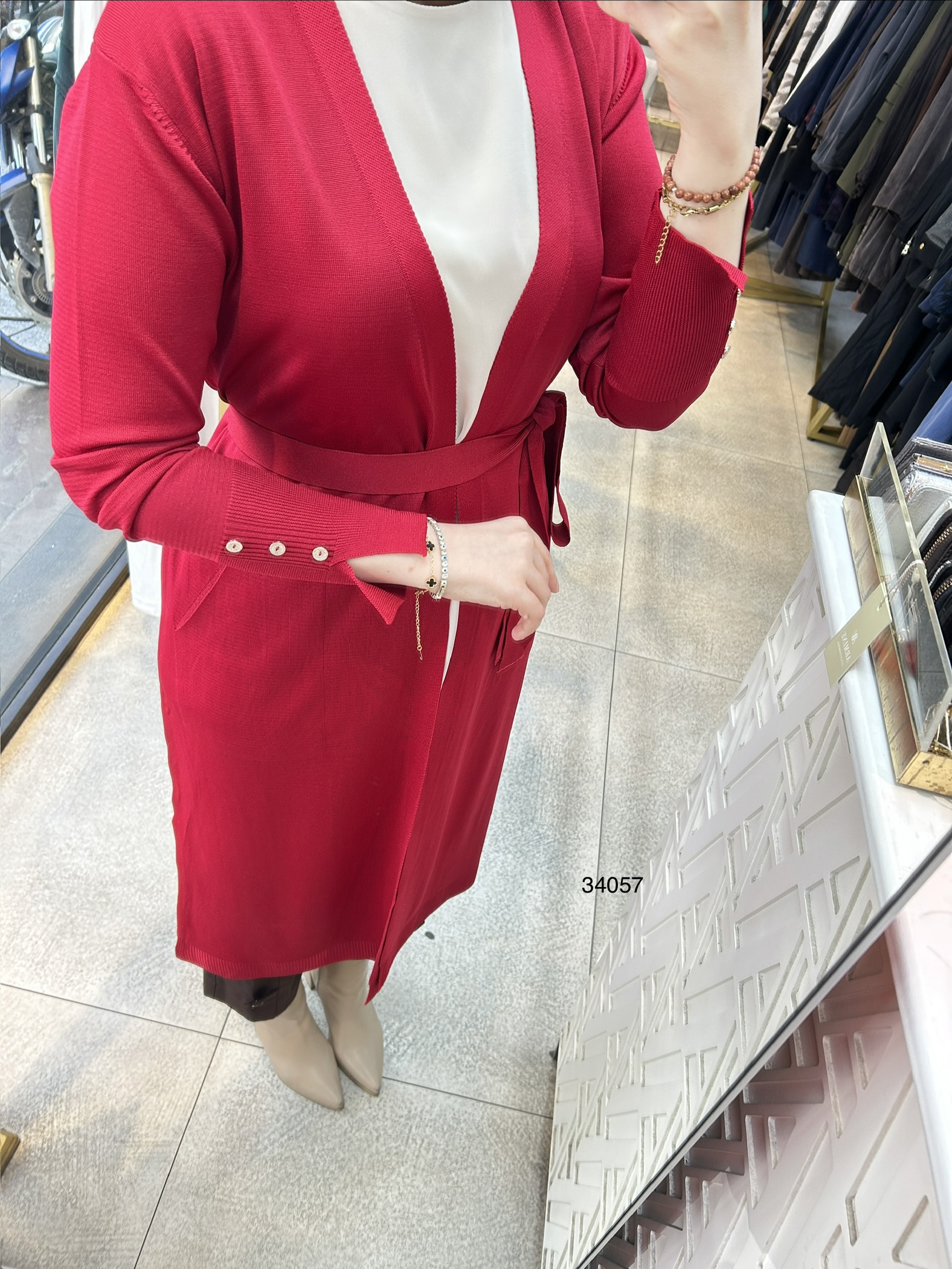 34057 Kol Kısmı Düğmeli Kemerli Hırka - Görsel 5