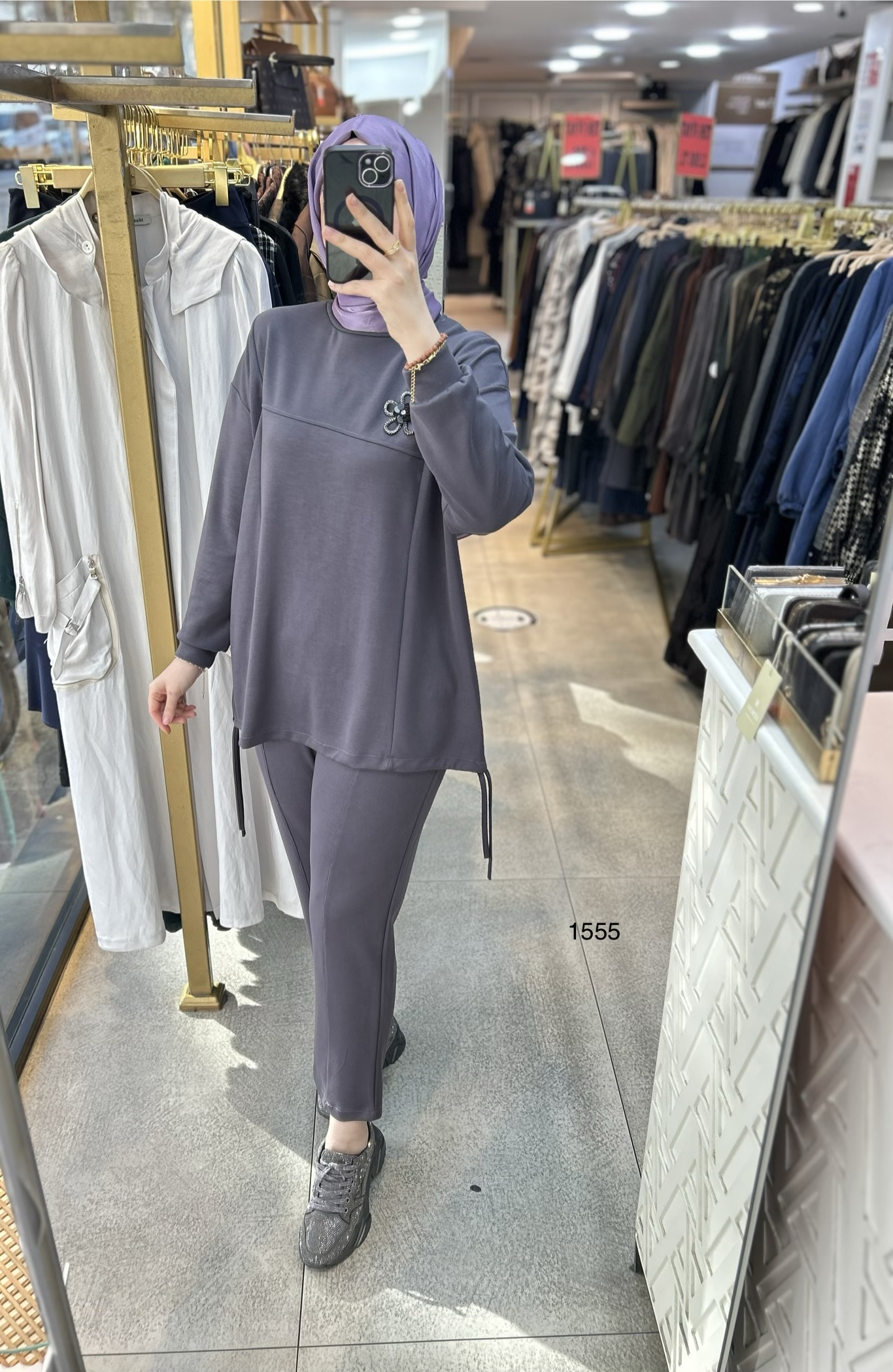 1555 Çiçek Aksesuarlı Spor Takım