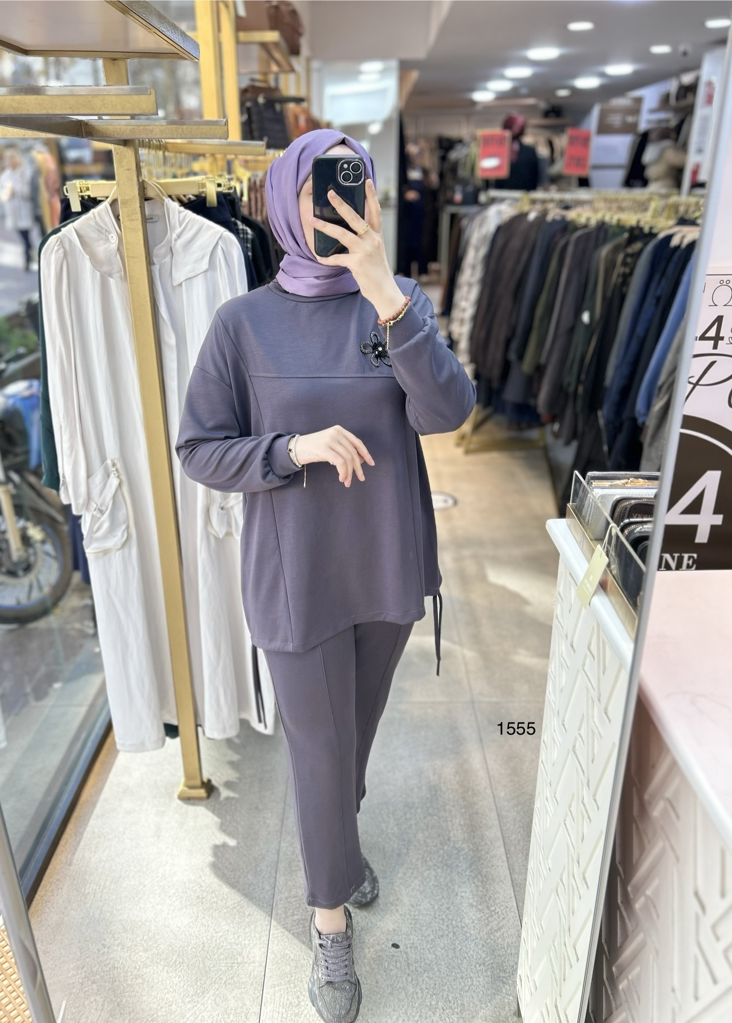 1555 Çiçek Aksesuarlı Spor Takım - Görsel 11