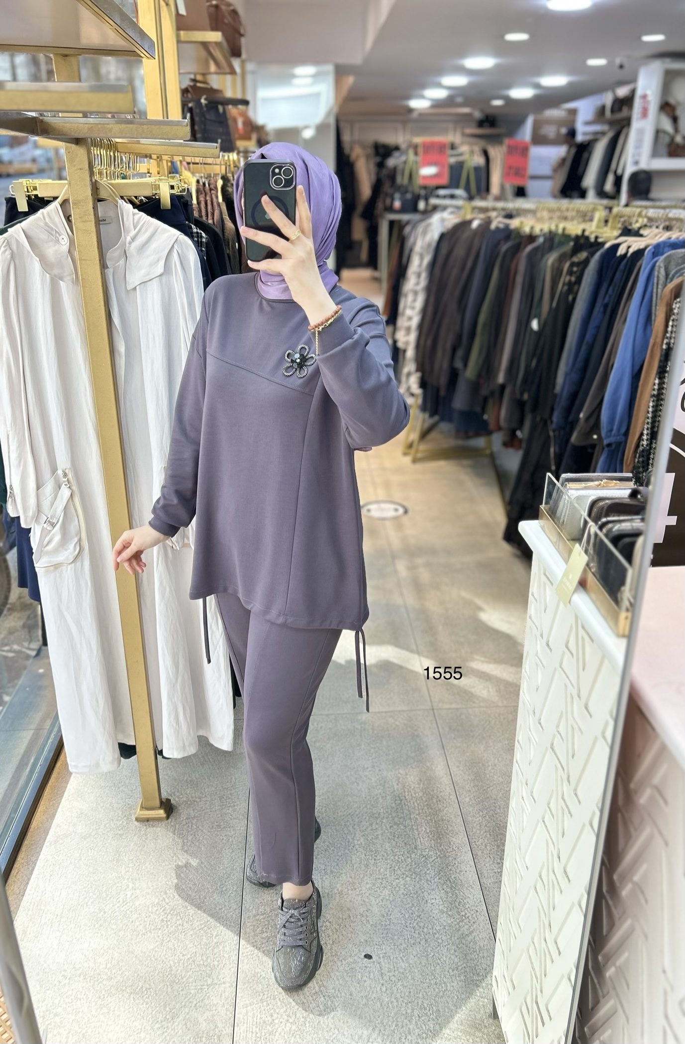 1555 Çiçek Aksesuarlı Spor Takım