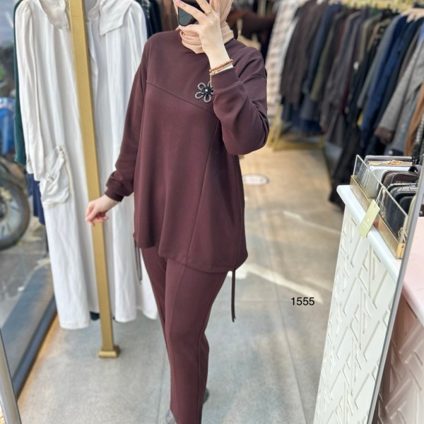 1555 Çiçek Aksesuarlı Spor Takım - Görsel 2