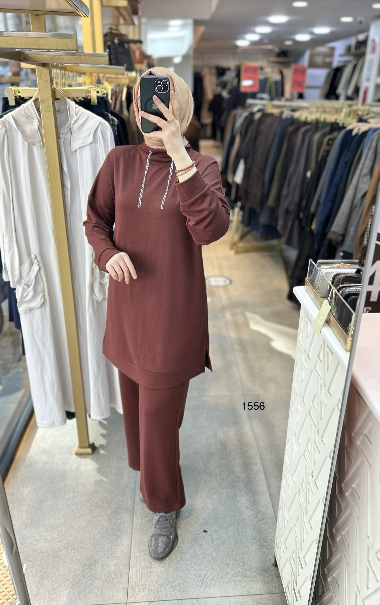 1556 Yüksek Yaka Zincir Detaylı Spor Takım