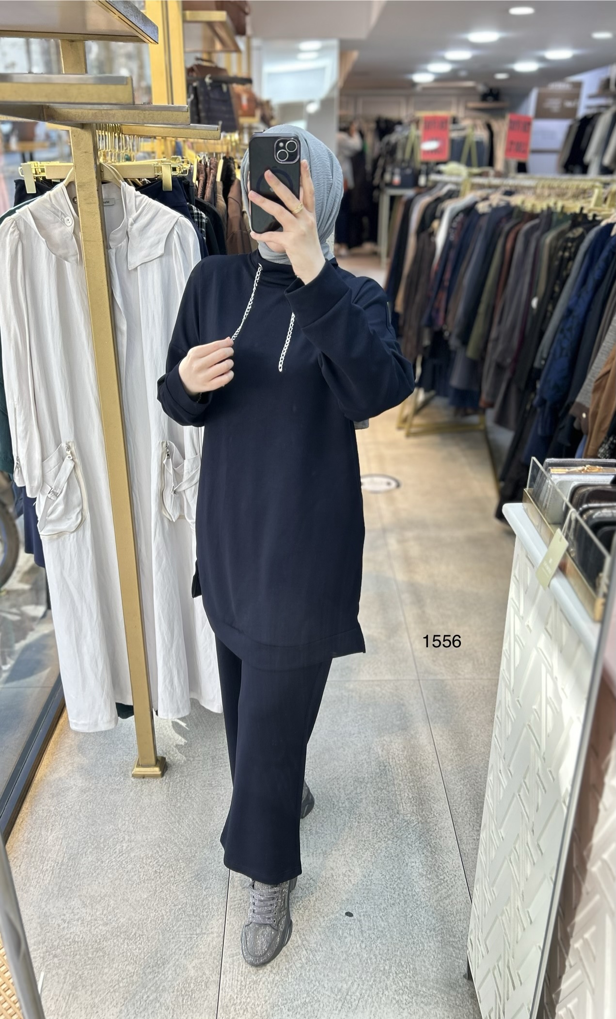 1556 Yüksek Yaka Zincir Detaylı Spor Takım