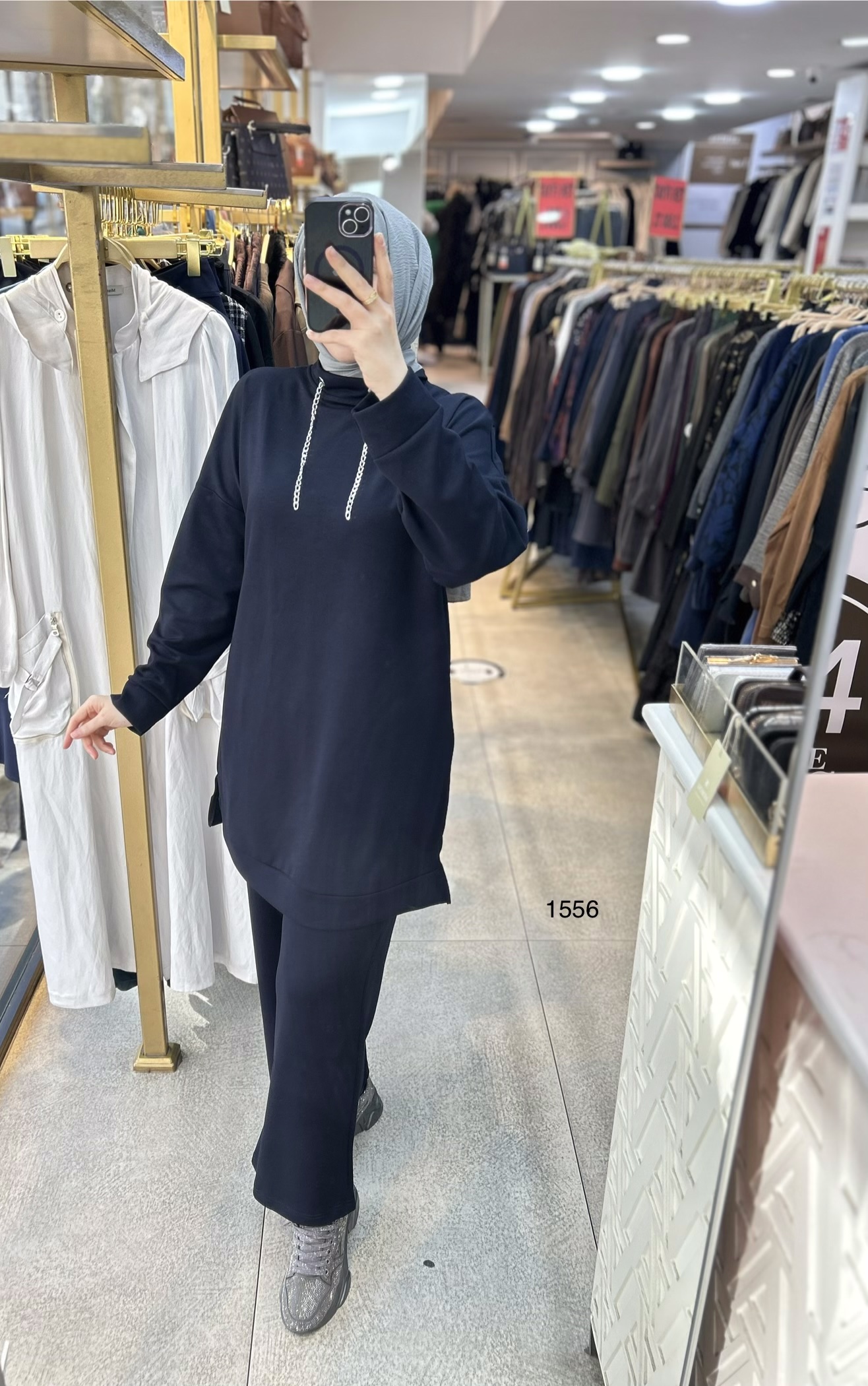 1556 Yüksek Yaka Zincir Detaylı Spor Takım